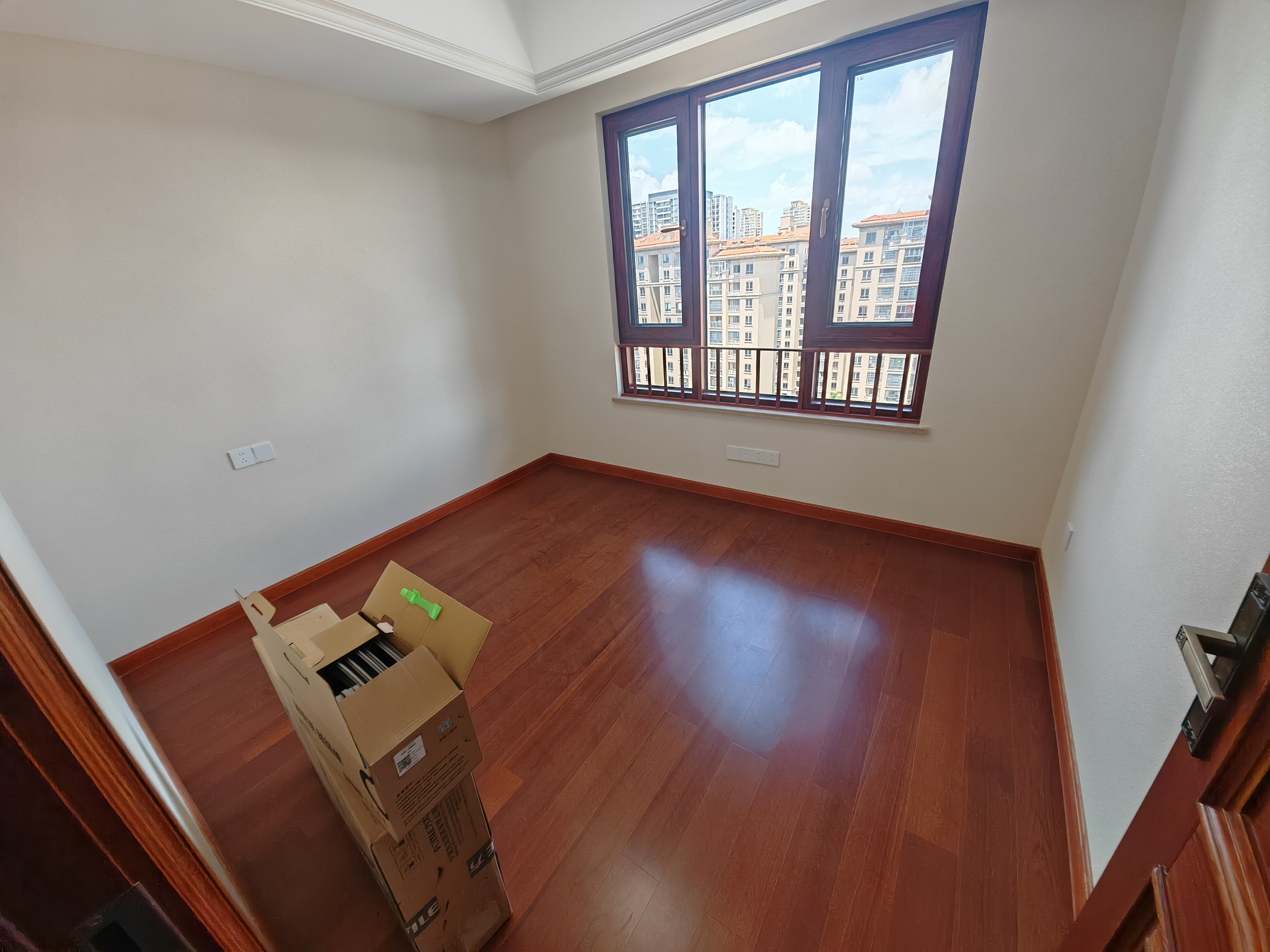 椰风水韵(南区) 3室2厅2卫 3000.0元/月 椰风水韵(南区) 3室2厅2卫 3000.0元/月室内图