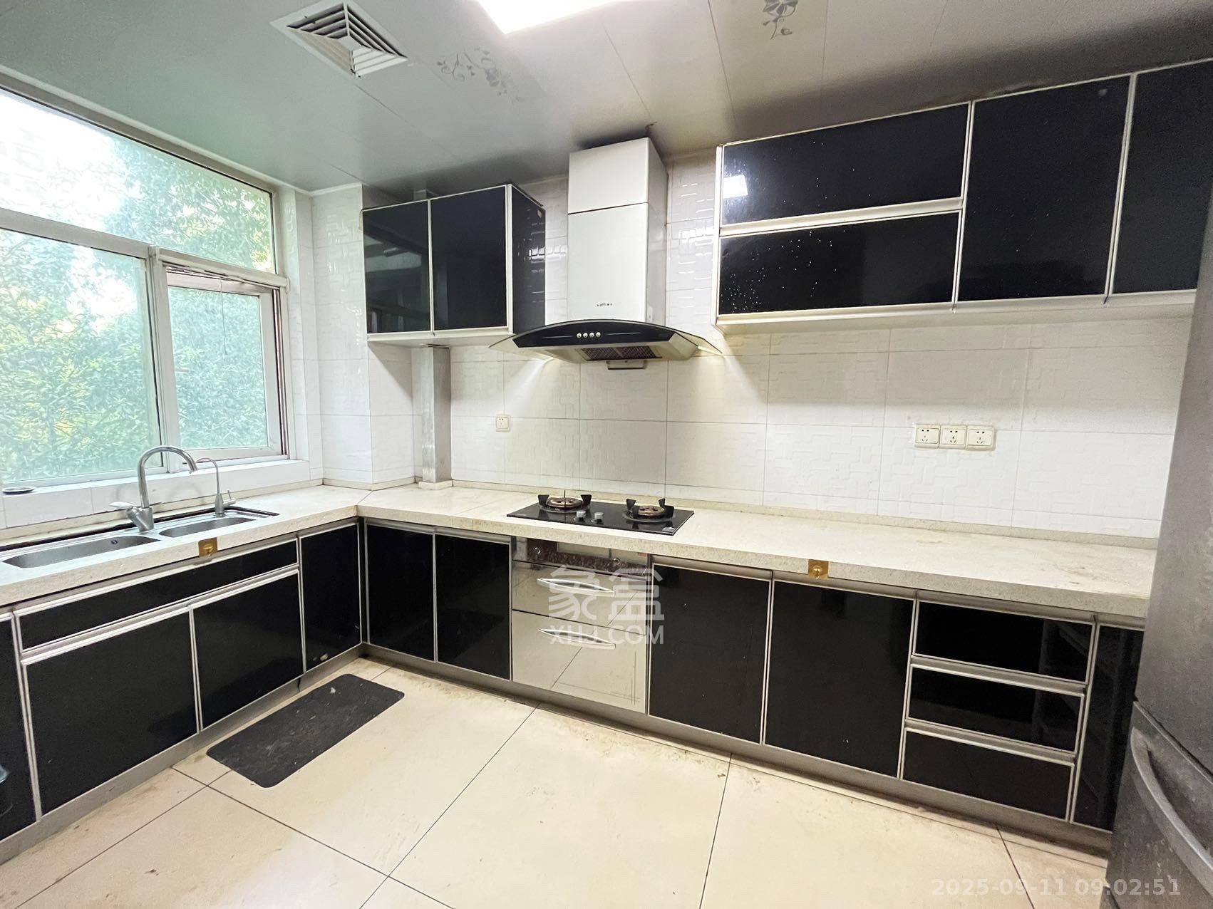 格林星城  3室2厅2卫    3600.0元/月室内图