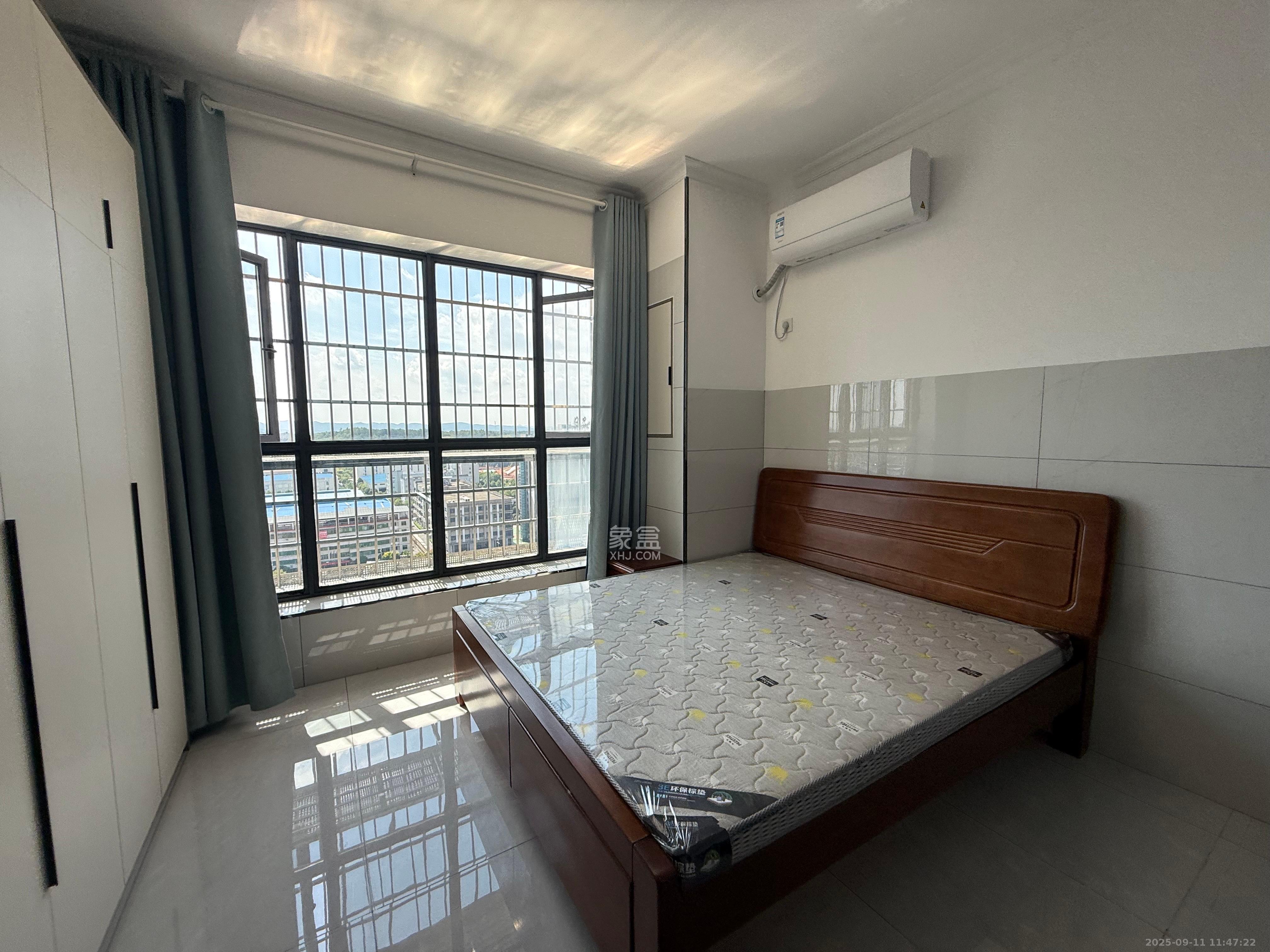 中南国际眼镜城(中伟商业中心)  1室1厅1卫    1300.0元/月 中南国际眼镜城(中伟商业中心)  1室1厅1卫    1300.0元/月室内图