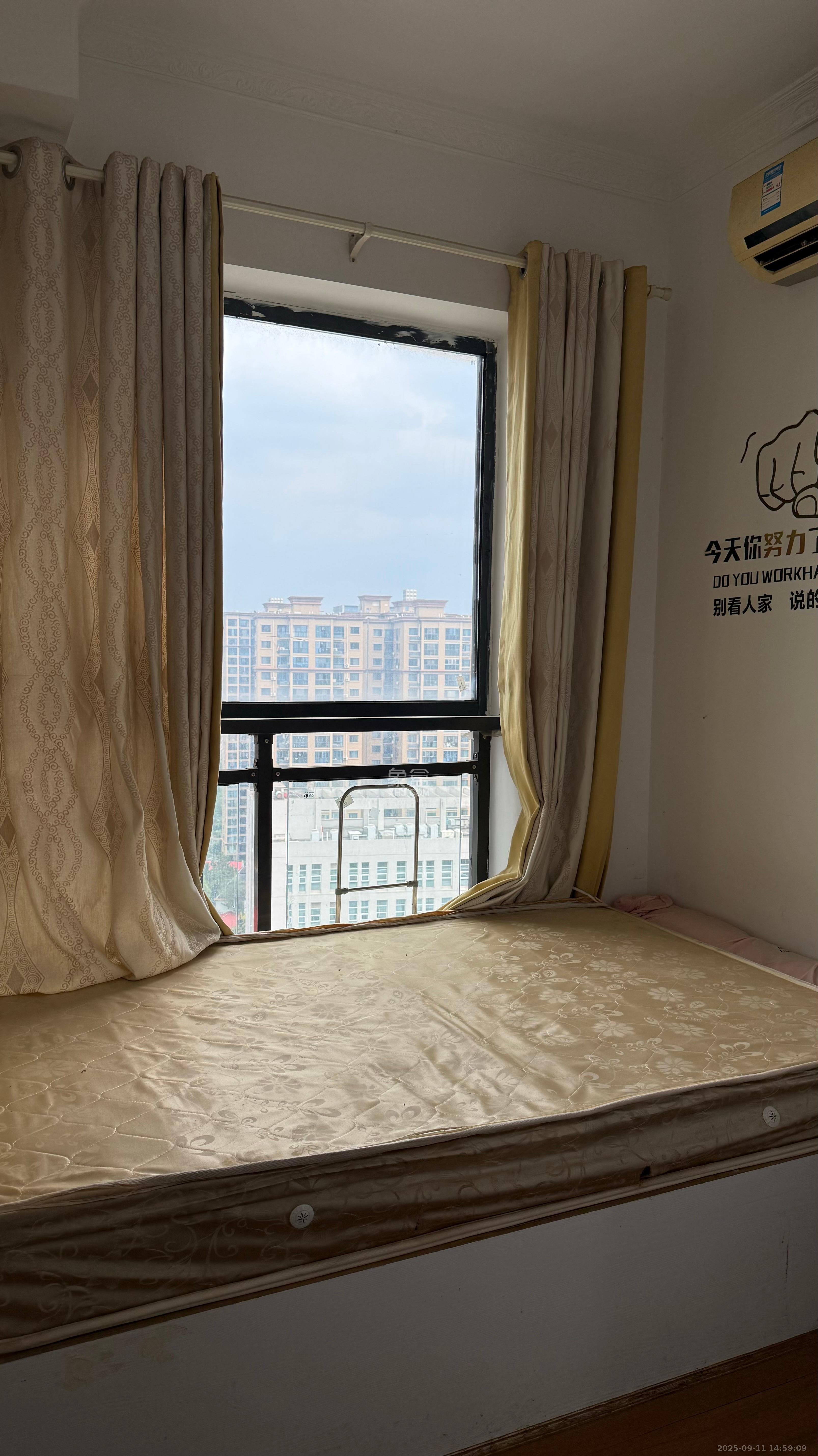 高升时代广场(冠铭商务中心) 3室2厅2卫 2400.0元/月 高升时代广场(冠铭商务中心) 3室2厅2卫 2400.0元/月室内图