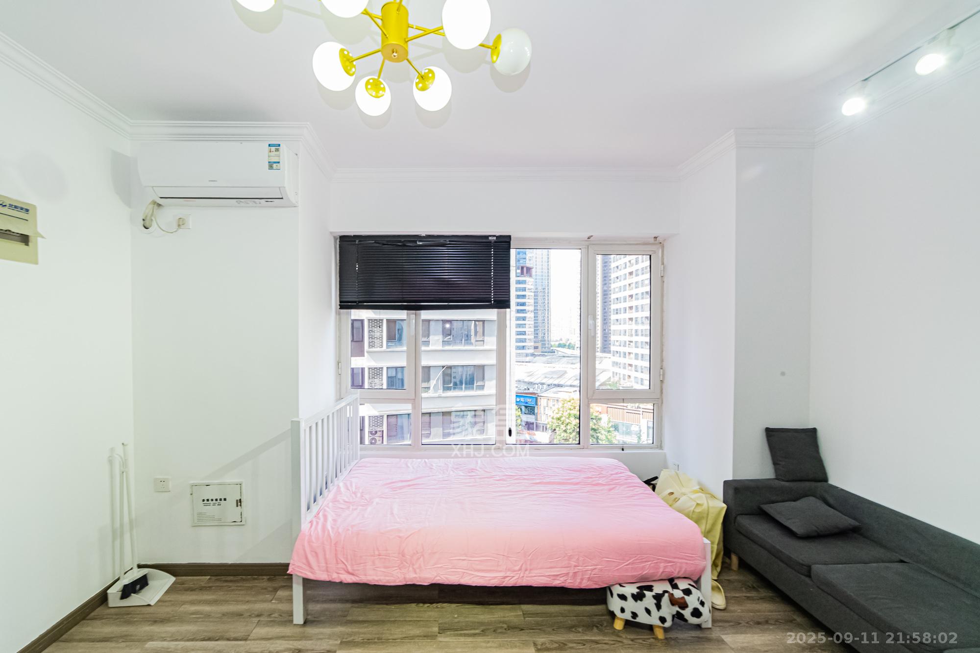 北辰三角洲E3区 1室1厅1卫 70.0万 北辰三角洲E3区 1室1厅1卫 70.0万客厅