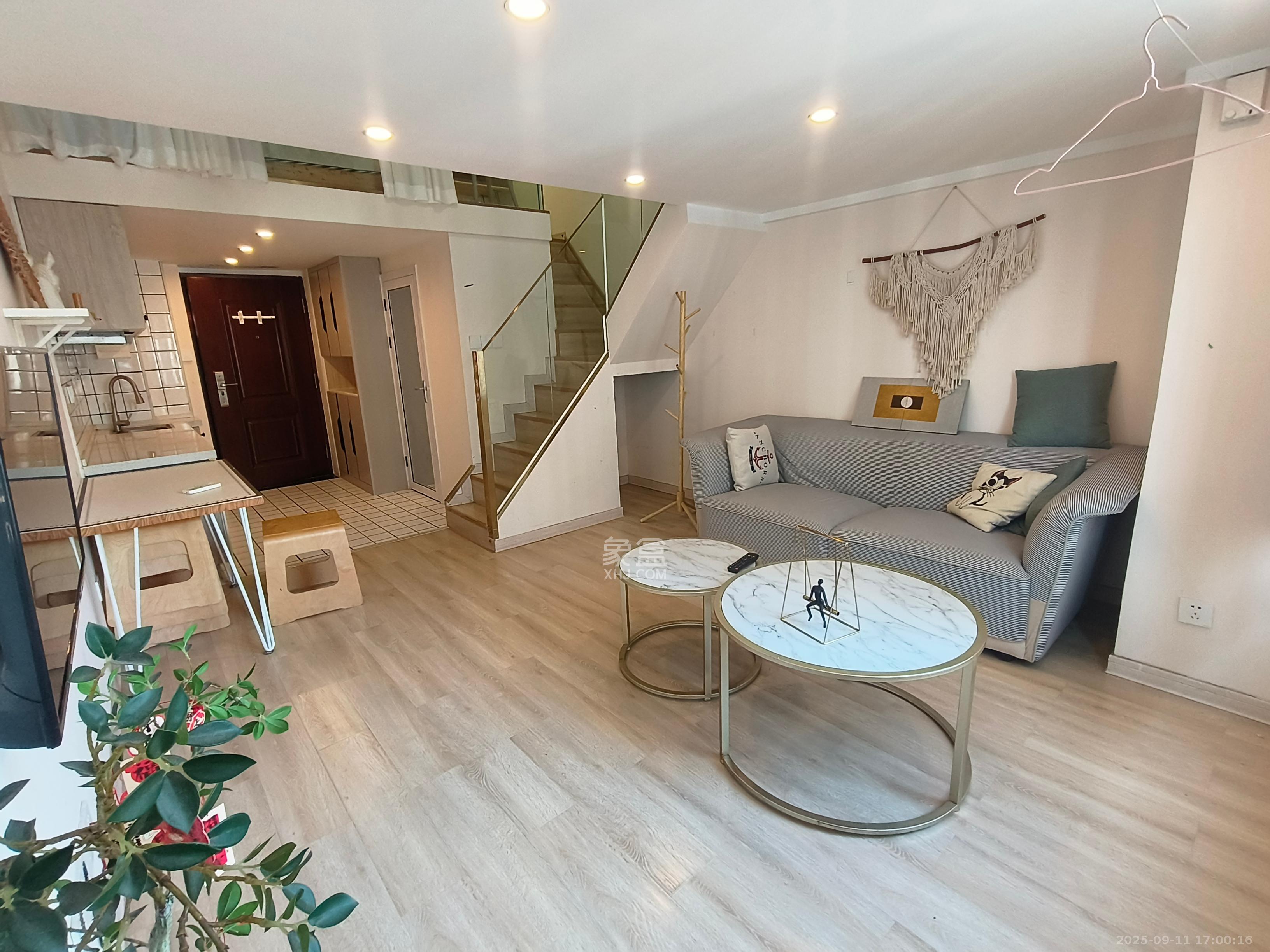 建发中央公园(建发美地)  2室1厅1卫    2600.0元/月 建发中央公园(建发美地)  2室1厅1卫    2600.0元/月室内图