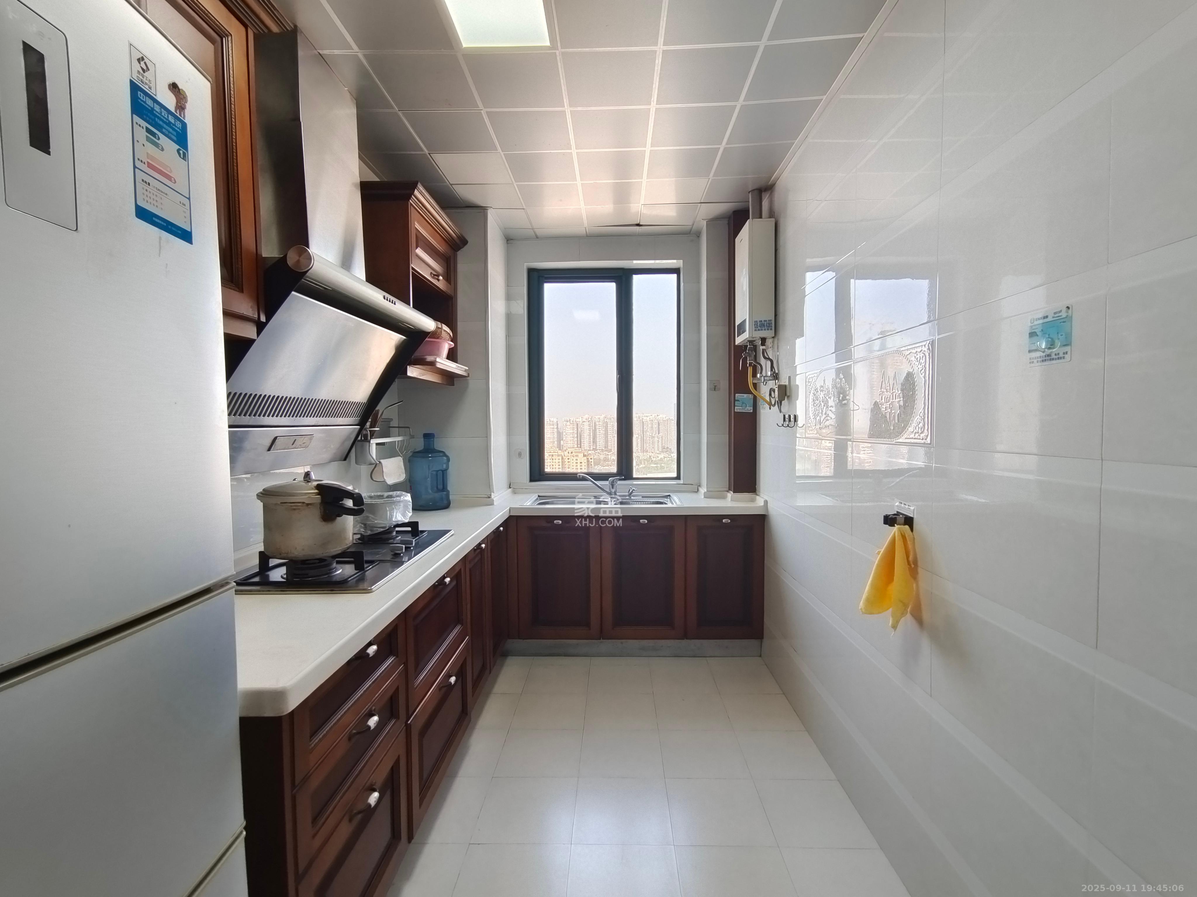 绿洲花园  3室2厅2卫    3500.0元/月 绿洲花园  3室2厅2卫    3500.0元/月室内图