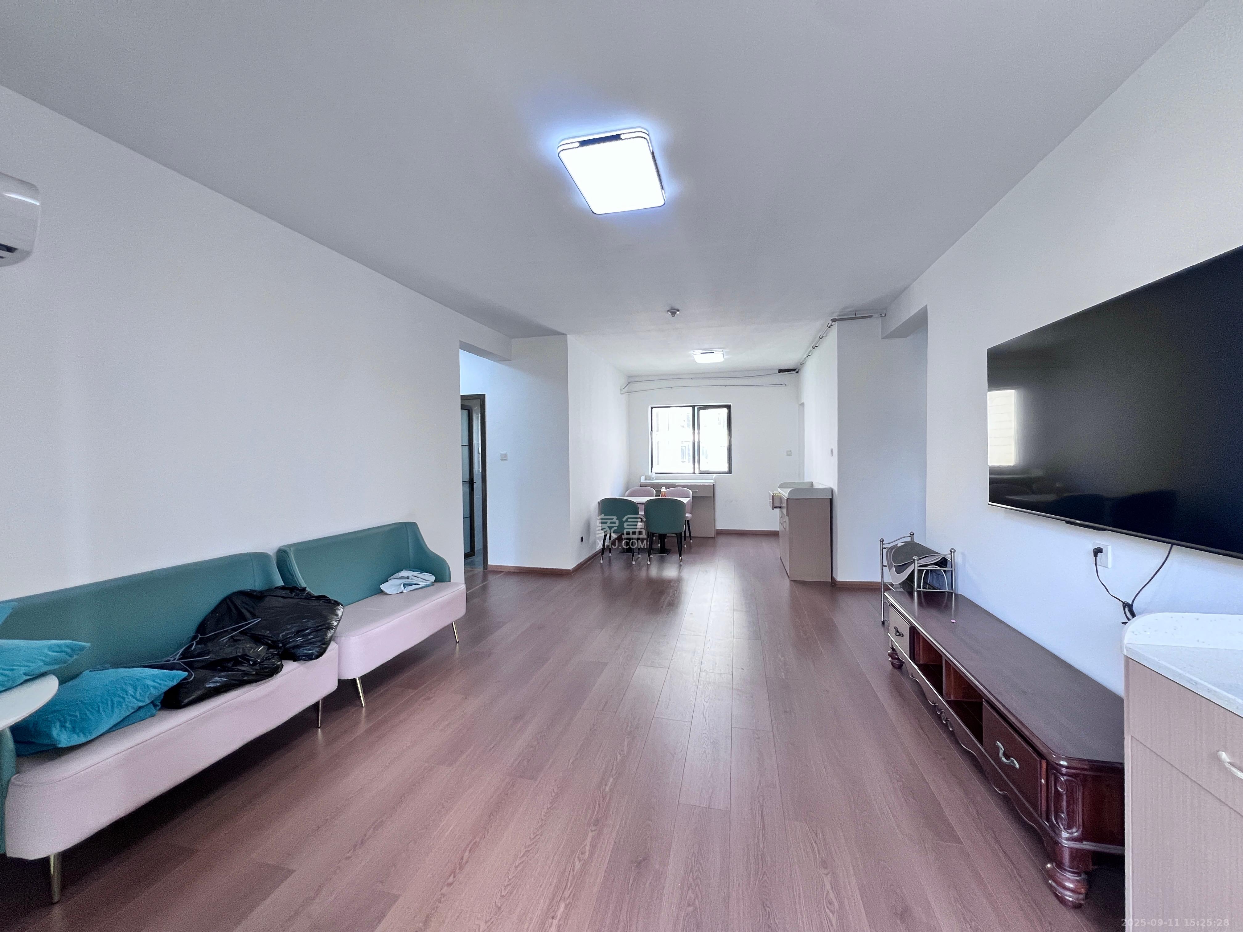 中梁星都荟  4室2厅2卫    2300.0元/月室内图