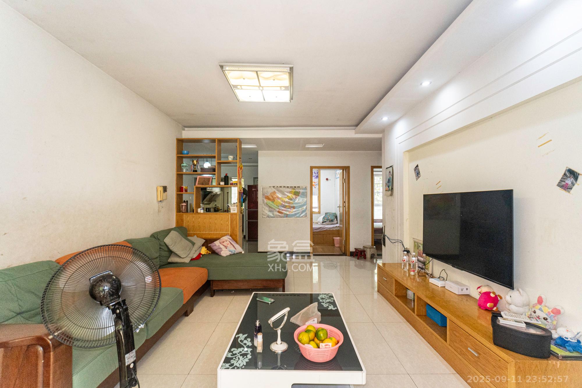 长丰星城 3室2厅1卫 37.0万 长丰星城 3室2厅1卫 37.0万客厅