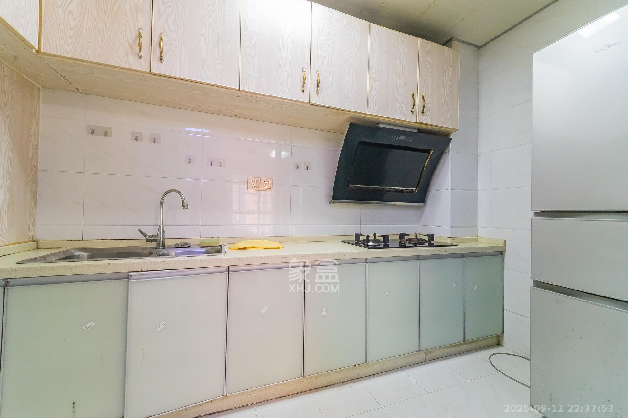 海伦春天  2室1厅1卫    49.8万厨房