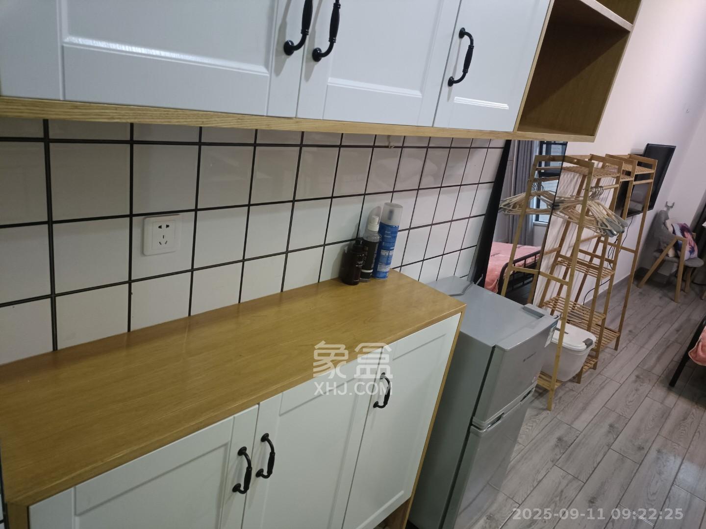 叠彩兰亭 1室1厅1卫 1100.0元/月 叠彩兰亭 1室1厅1卫 1100.0元/月室内图