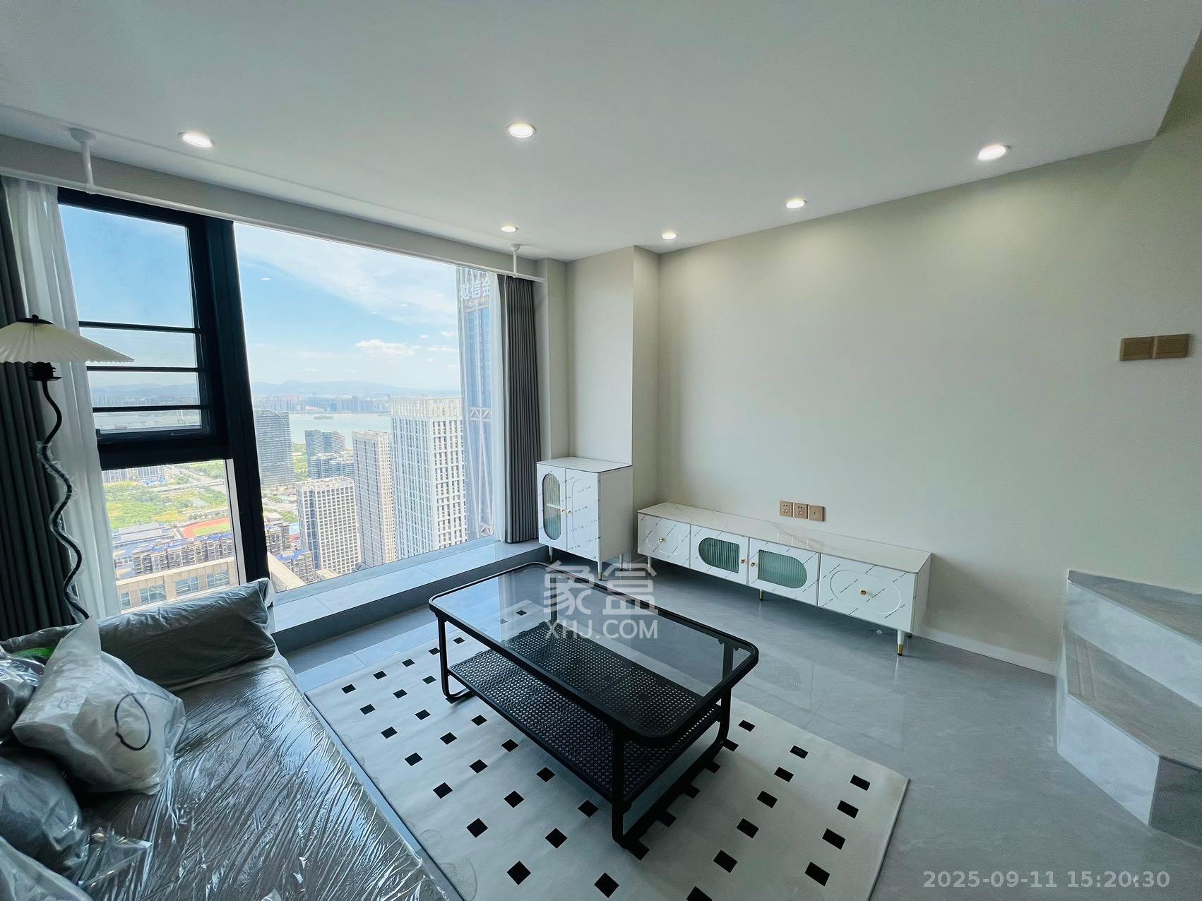 卓越中寰 2室1厅1卫 2400.0元/月 卓越中寰 2室1厅1卫 2400.0元/月室内图