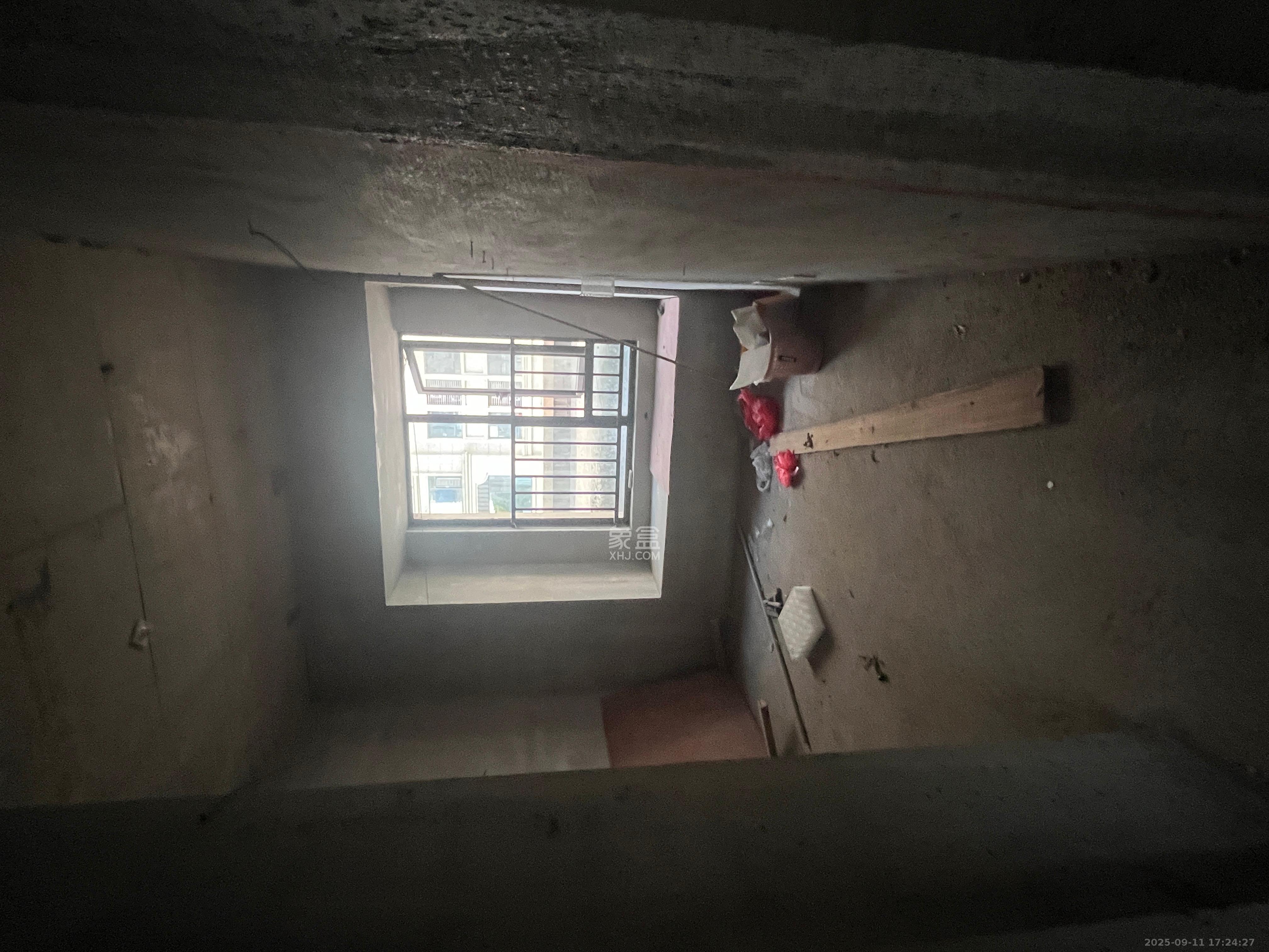 新城悦隽  3室2厅2卫    2000.0元/月室内图