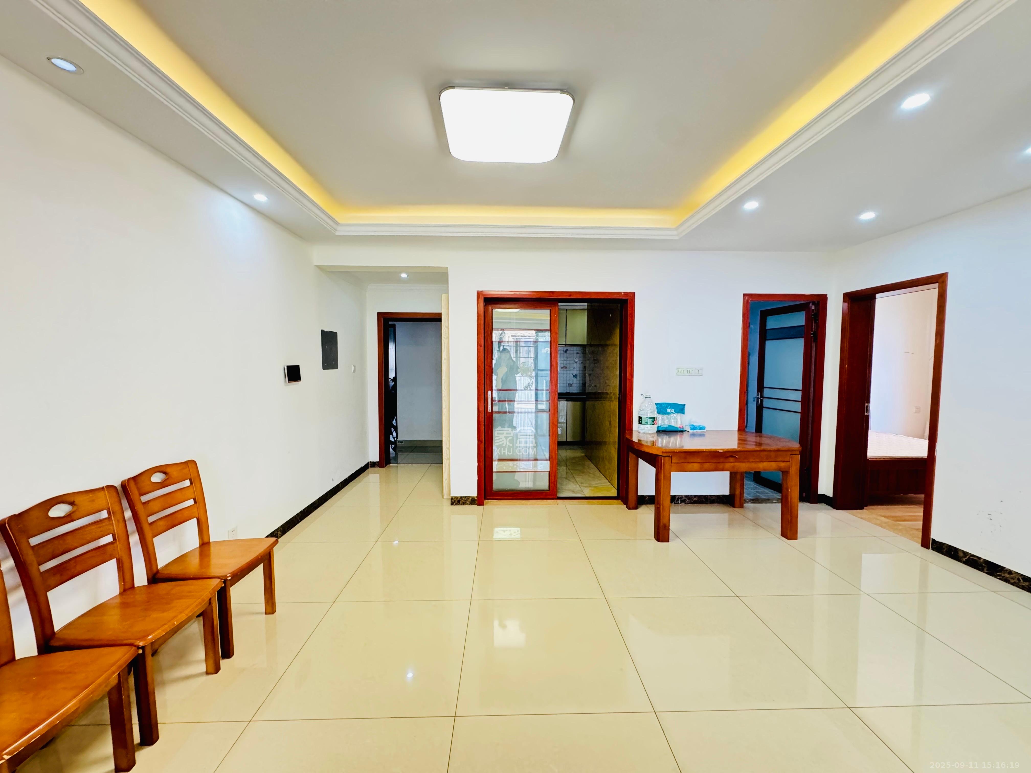 振业城二期  3室2厅2卫    3200.0元/月室内图