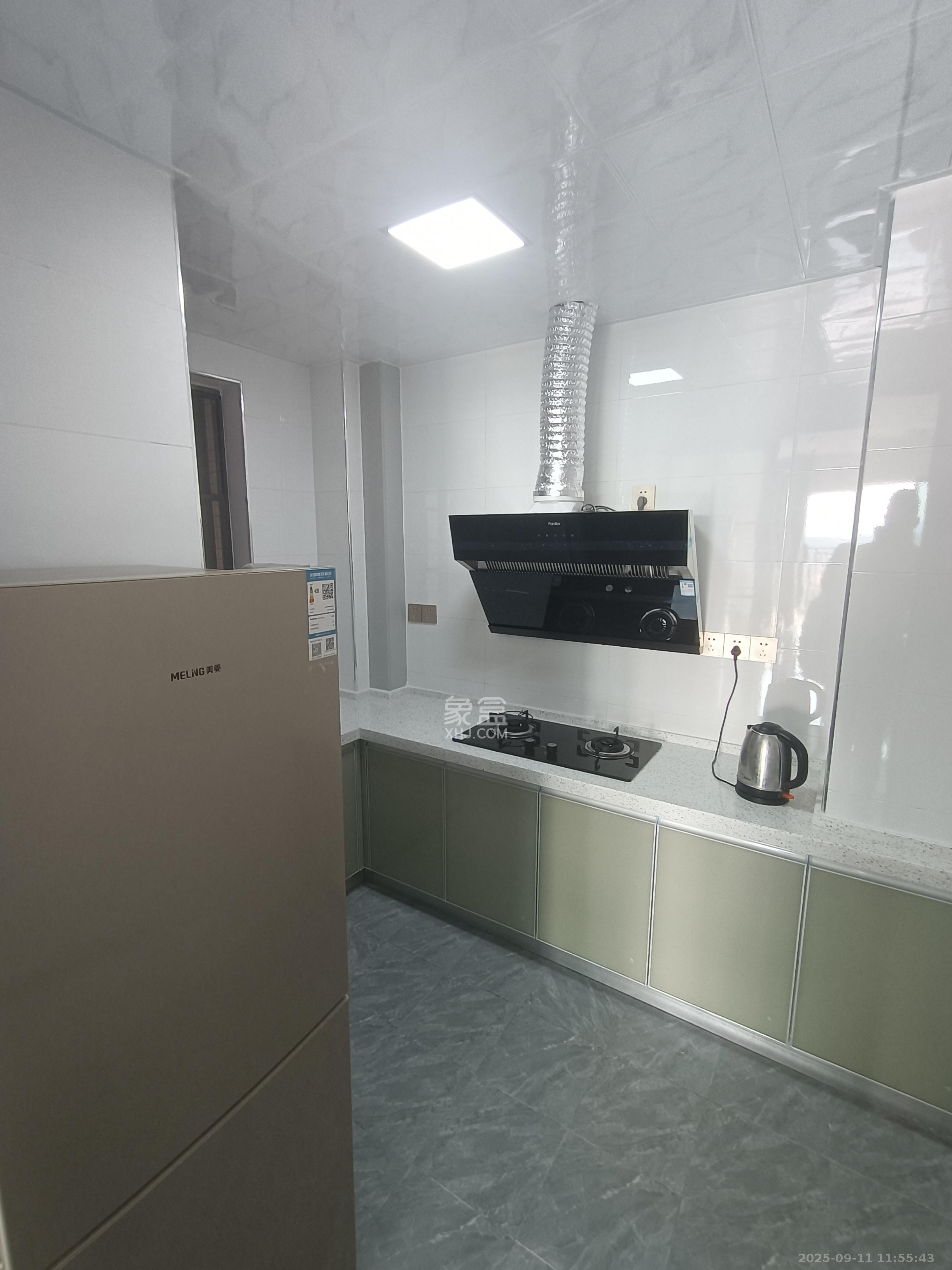 中南国际眼镜城(中伟商业中心) 3室0厅0卫 2200.0元/月 中南国际眼镜城(中伟商业中心) 3室0厅0卫 2200.0元/月室内图