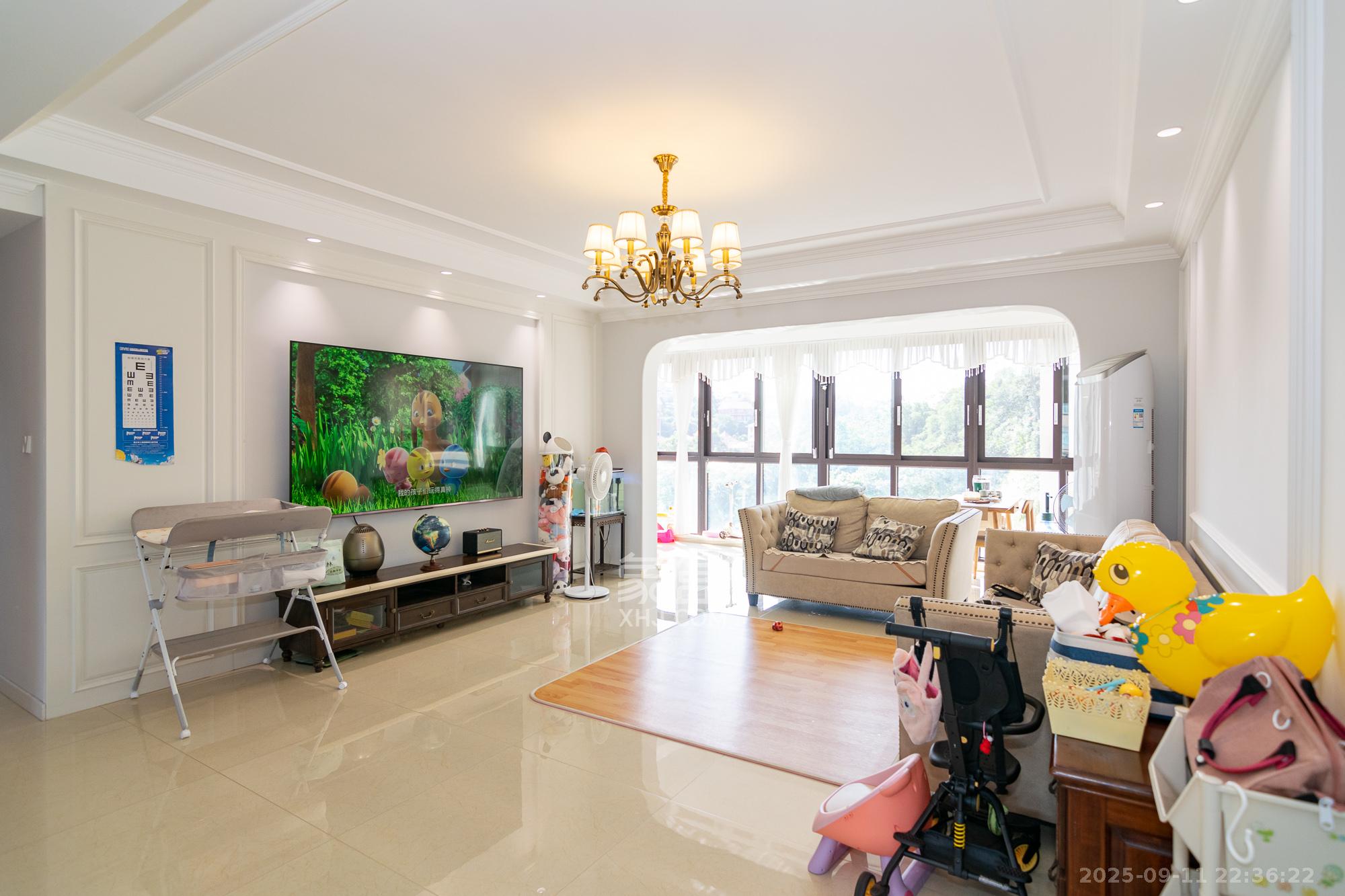 润和谷山郡(悦禧山庄水榭花都)  5室3厅2卫    145.0万 润和谷山郡(悦禧山庄水榭花都)  5室3厅2卫    145.0万客厅