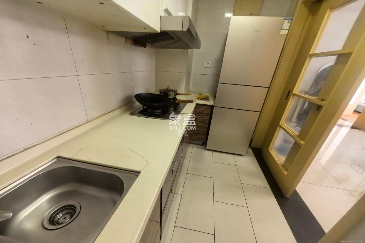 中海国际四期  2室2厅1卫    2000.0元/月 中海国际四期  2室2厅1卫    2000.0元/月室内图