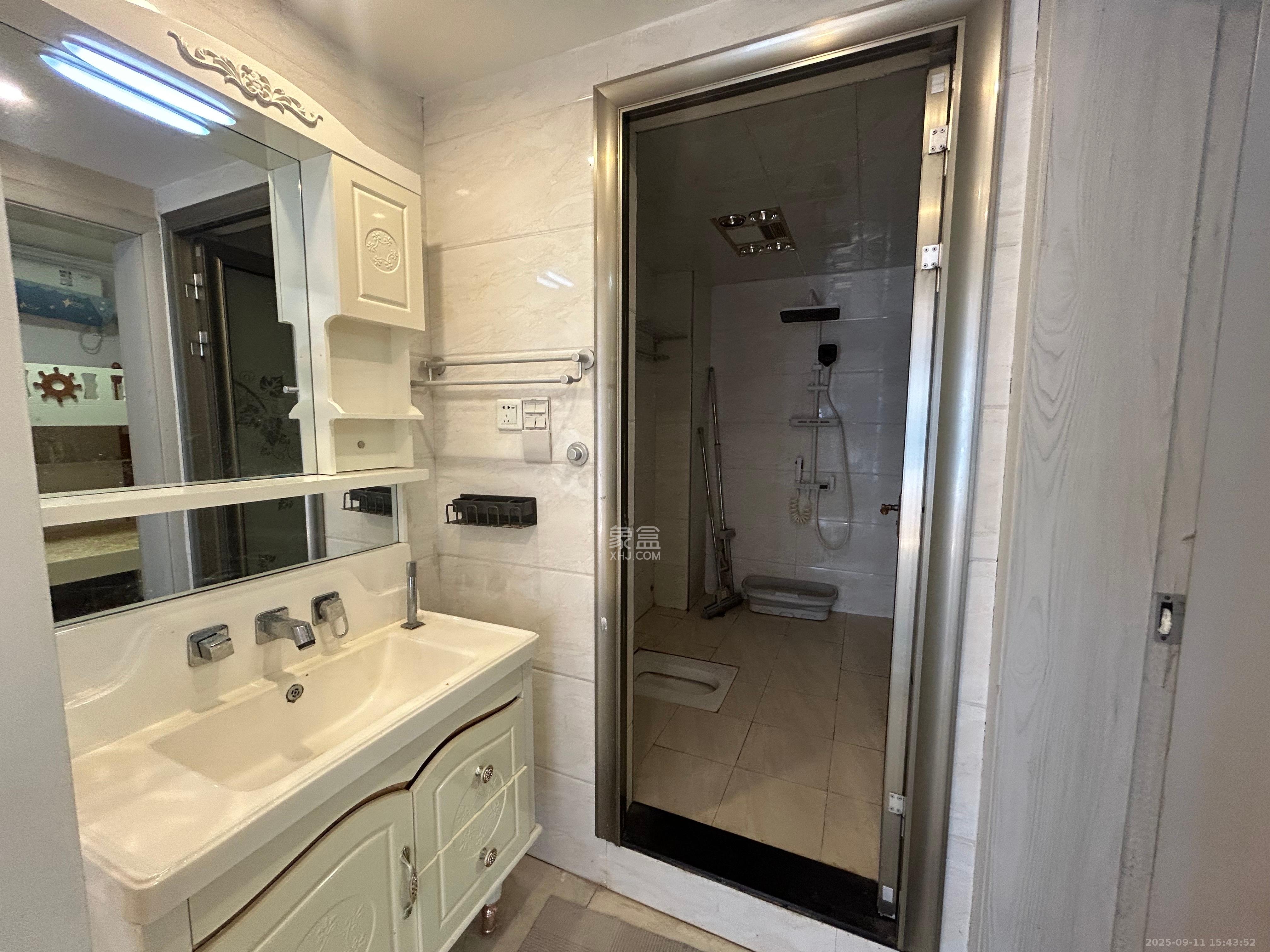 绿地中央广场 3室2厅1卫 3200.0元/月 绿地中央广场 3室2厅1卫 3200.0元/月室内图