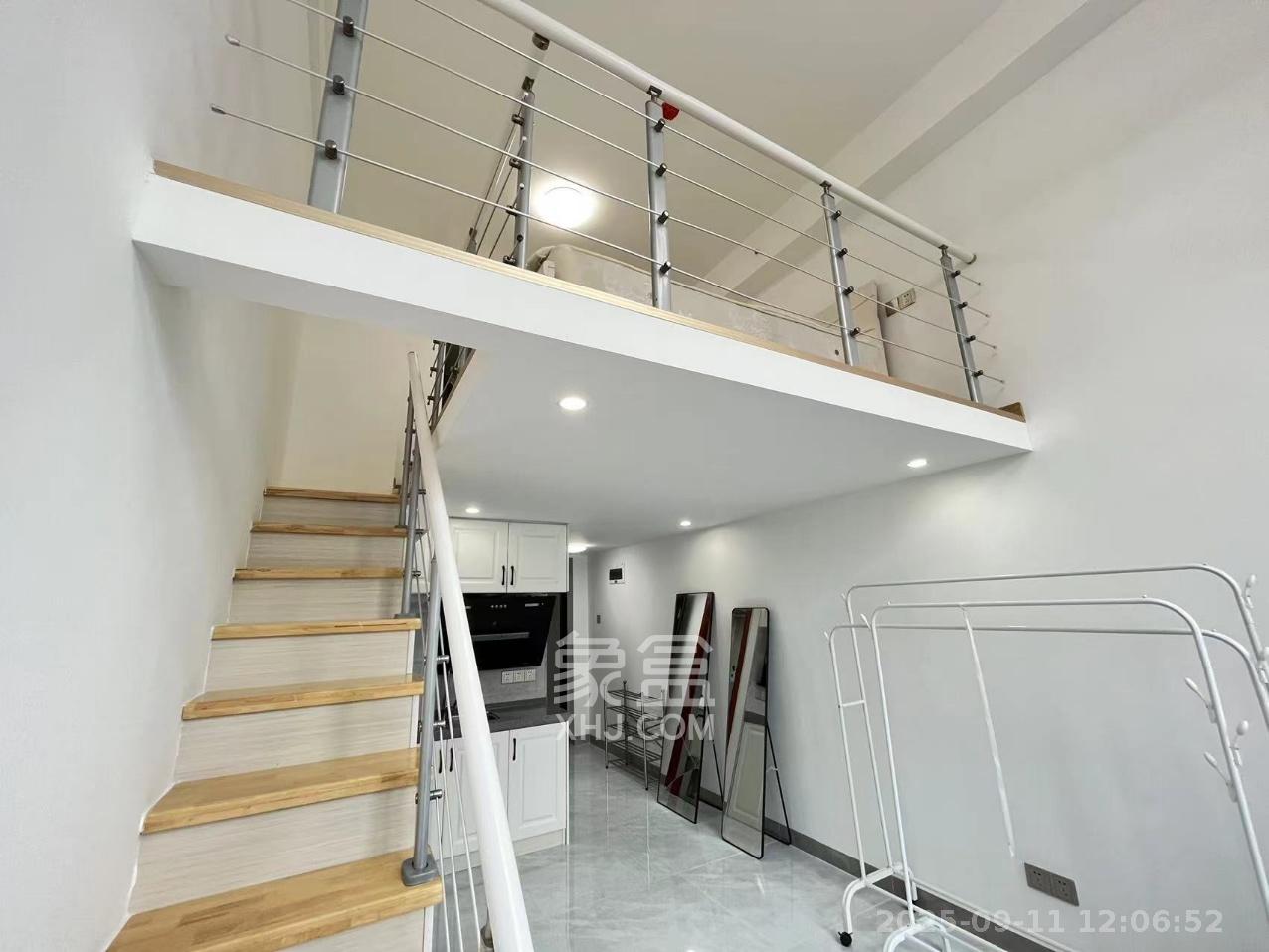 裕天国际商汇中心 1室1厅1卫 1500.0元/月 裕天国际商汇中心 1室1厅1卫 1500.0元/月室内图