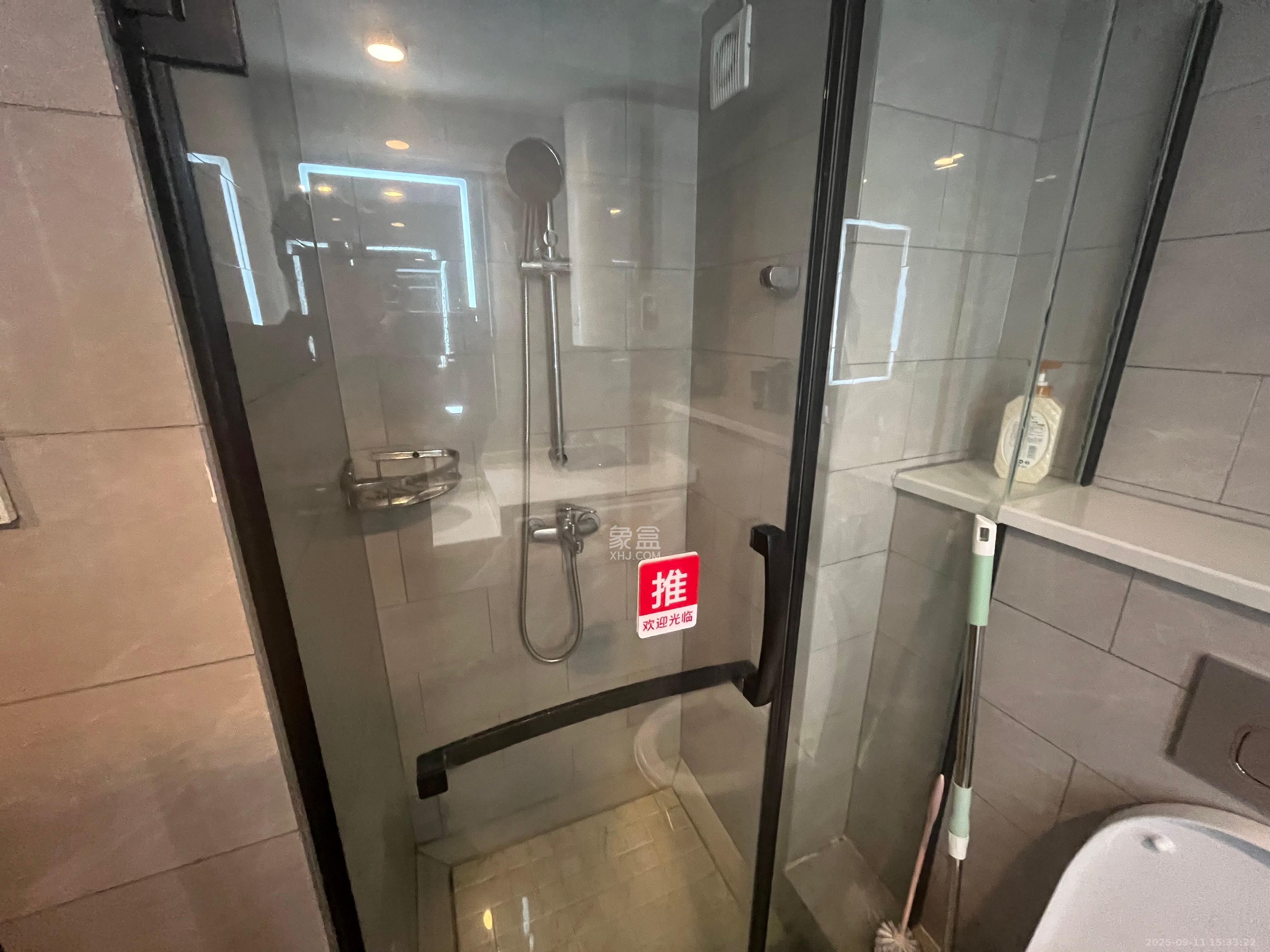 敬天广场 1室1厅1卫 2600.0元/月 敬天广场 1室1厅1卫 2600.0元/月室内图