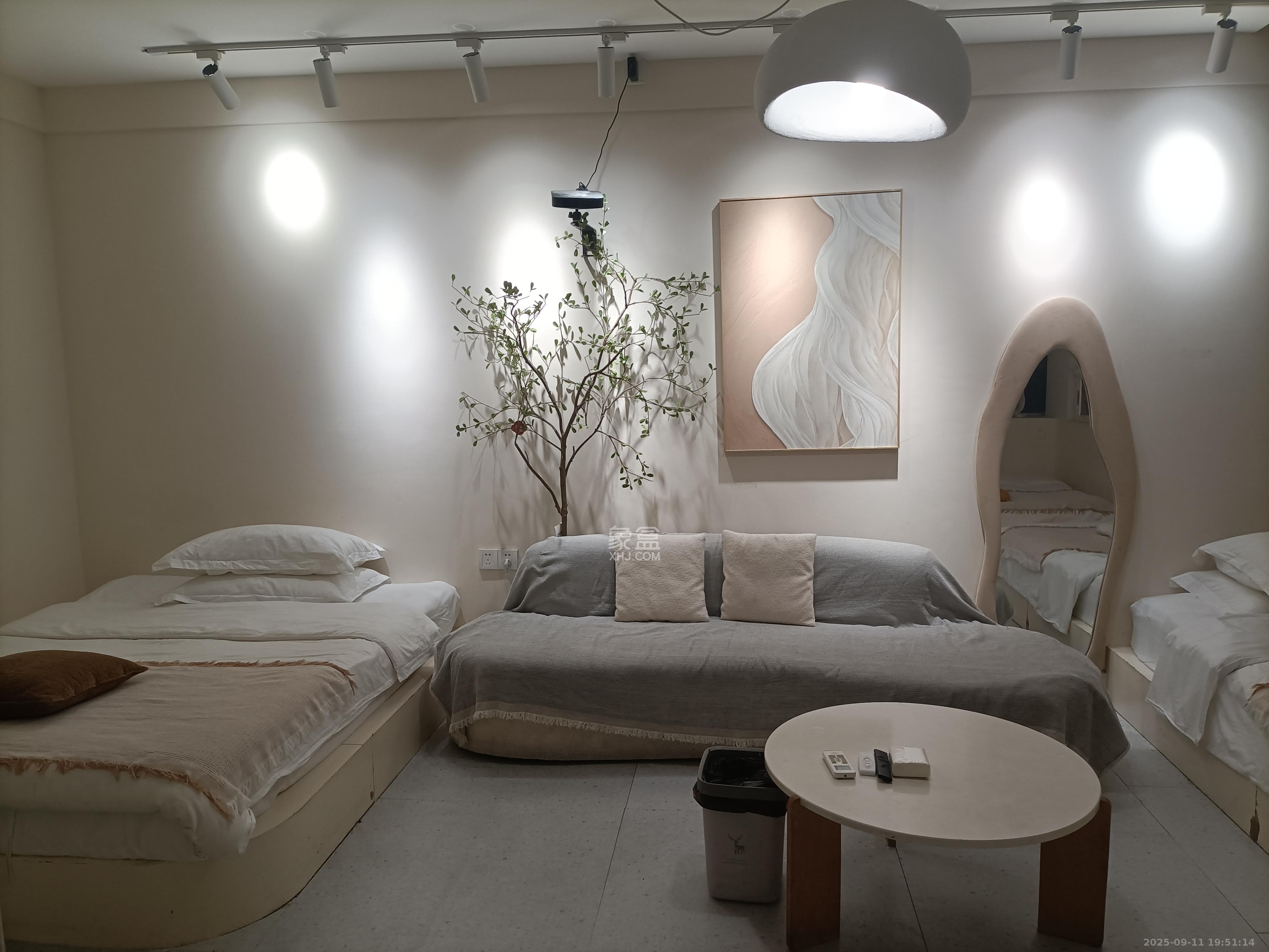 鸿盛大厦  1室1厅1卫    2000.0元/月 鸿盛大厦  1室1厅1卫    2000.0元/月室内图