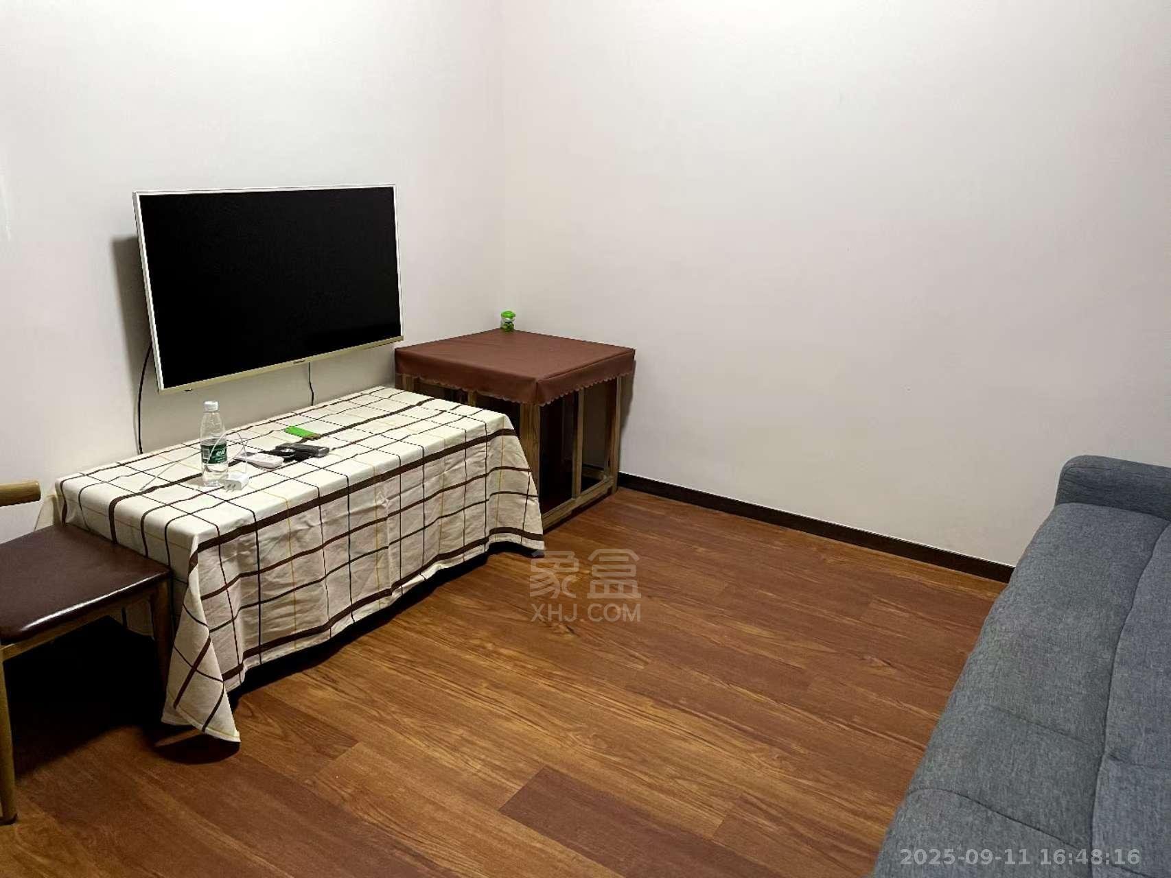 中泰财富湘江 1室1厅1卫 1300.0元/月 中泰财富湘江 1室1厅1卫 1300.0元/月室内图