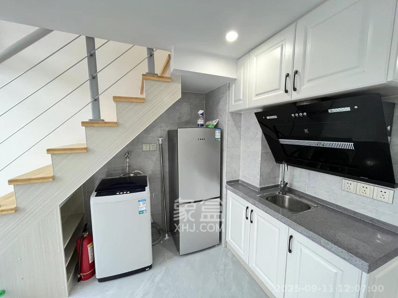 裕天国际商汇中心 1室1厅1卫 1500.0元/月 裕天国际商汇中心 1室1厅1卫 1500.0元/月室内图