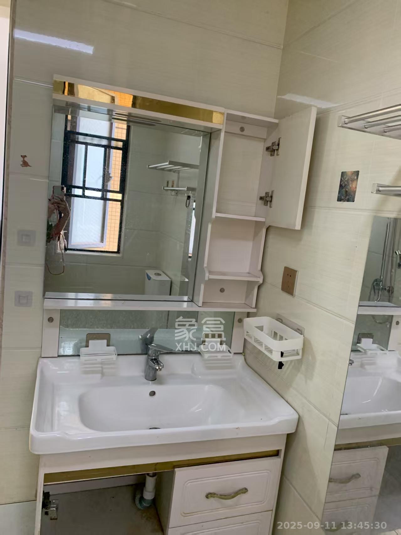 叠彩兰亭  2室2厅1卫    2200.0元/月室内图