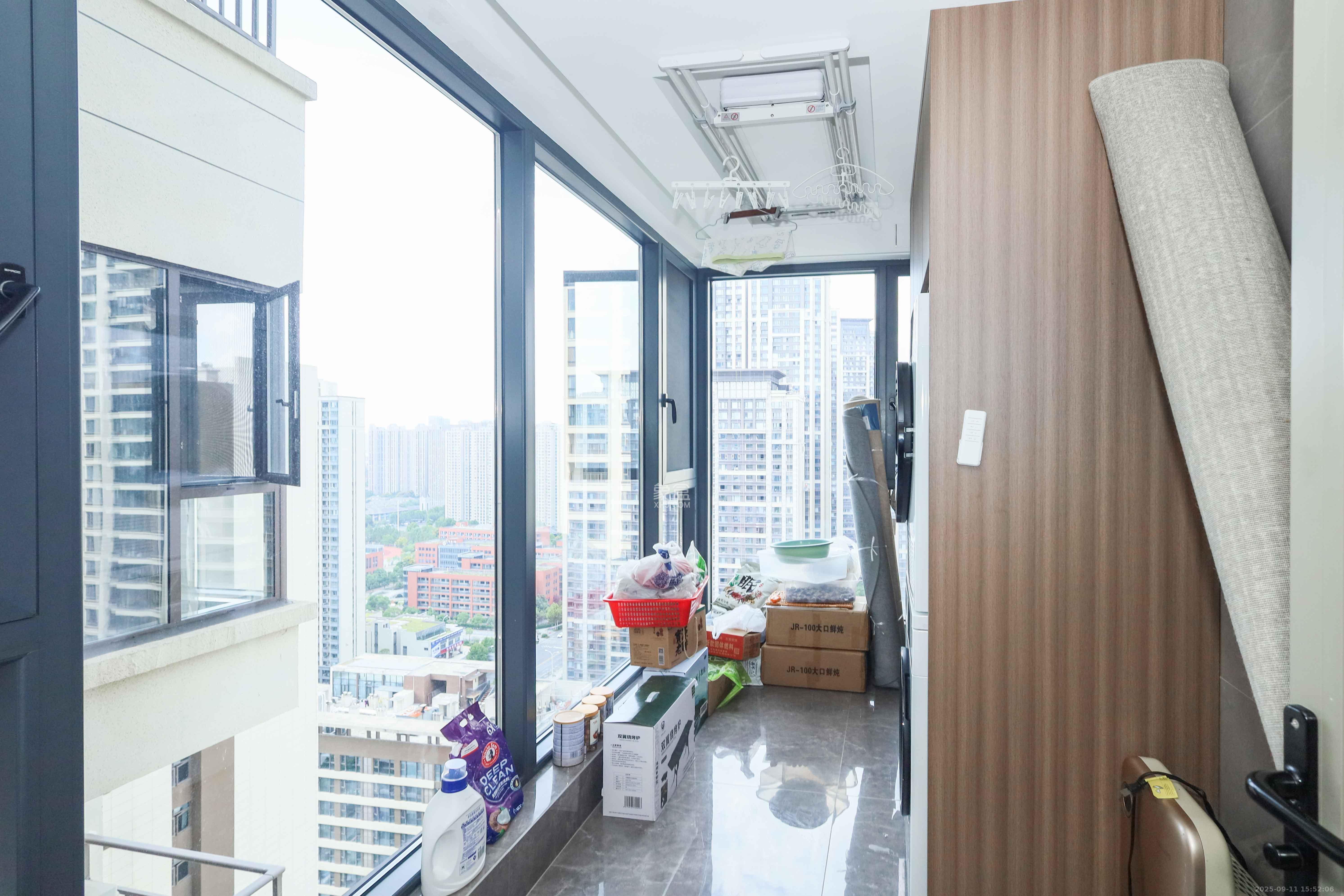 梅溪华府(新城金茂梦想华府) 4室2厅2卫 318.0万 梅溪华府(新城金茂梦想华府) 4室2厅2卫 318.0万阳台