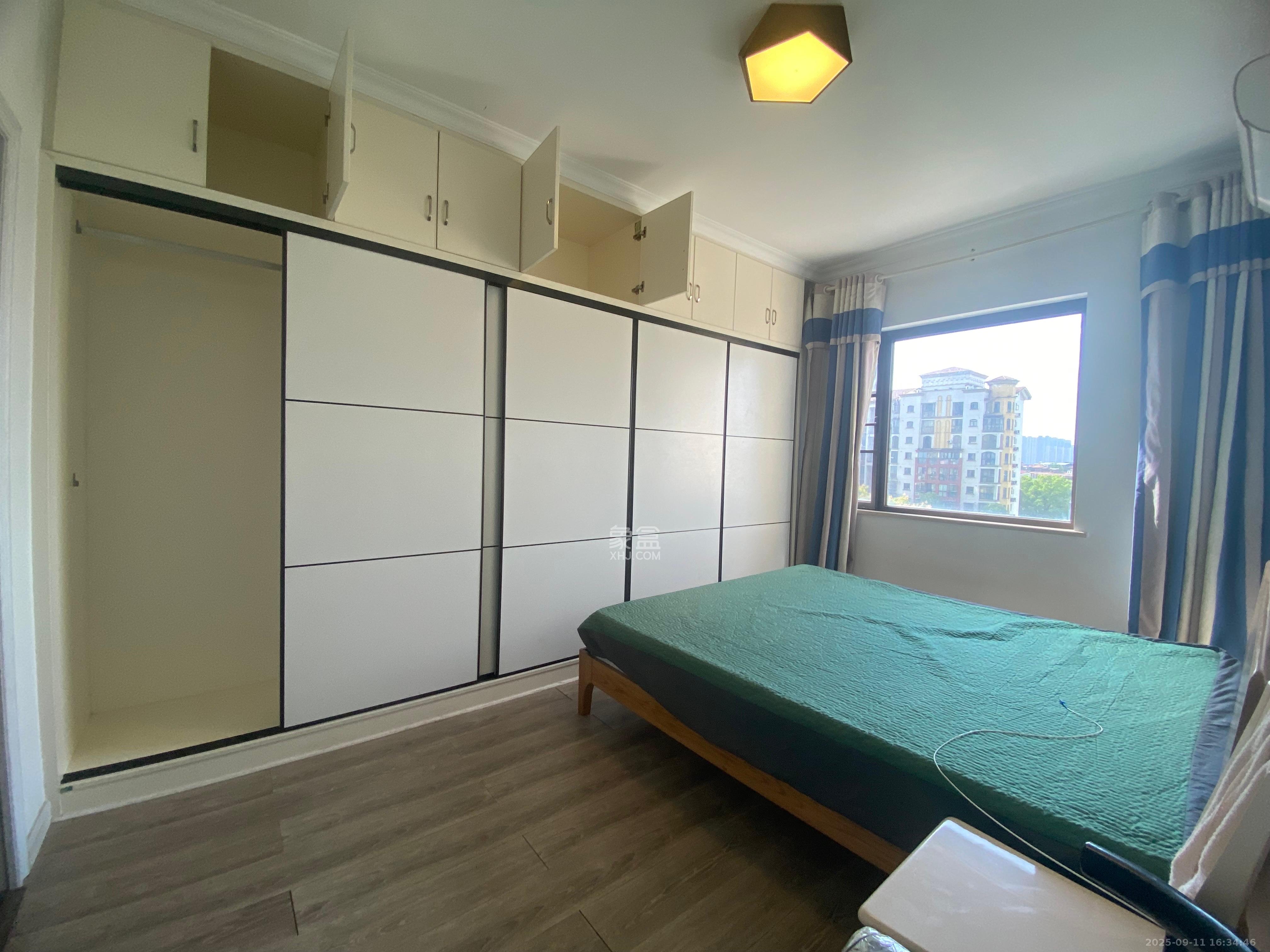 华润置地广场二期 3室2厅2卫 2100.0元/月 华润置地广场二期 3室2厅2卫 2100.0元/月室内图