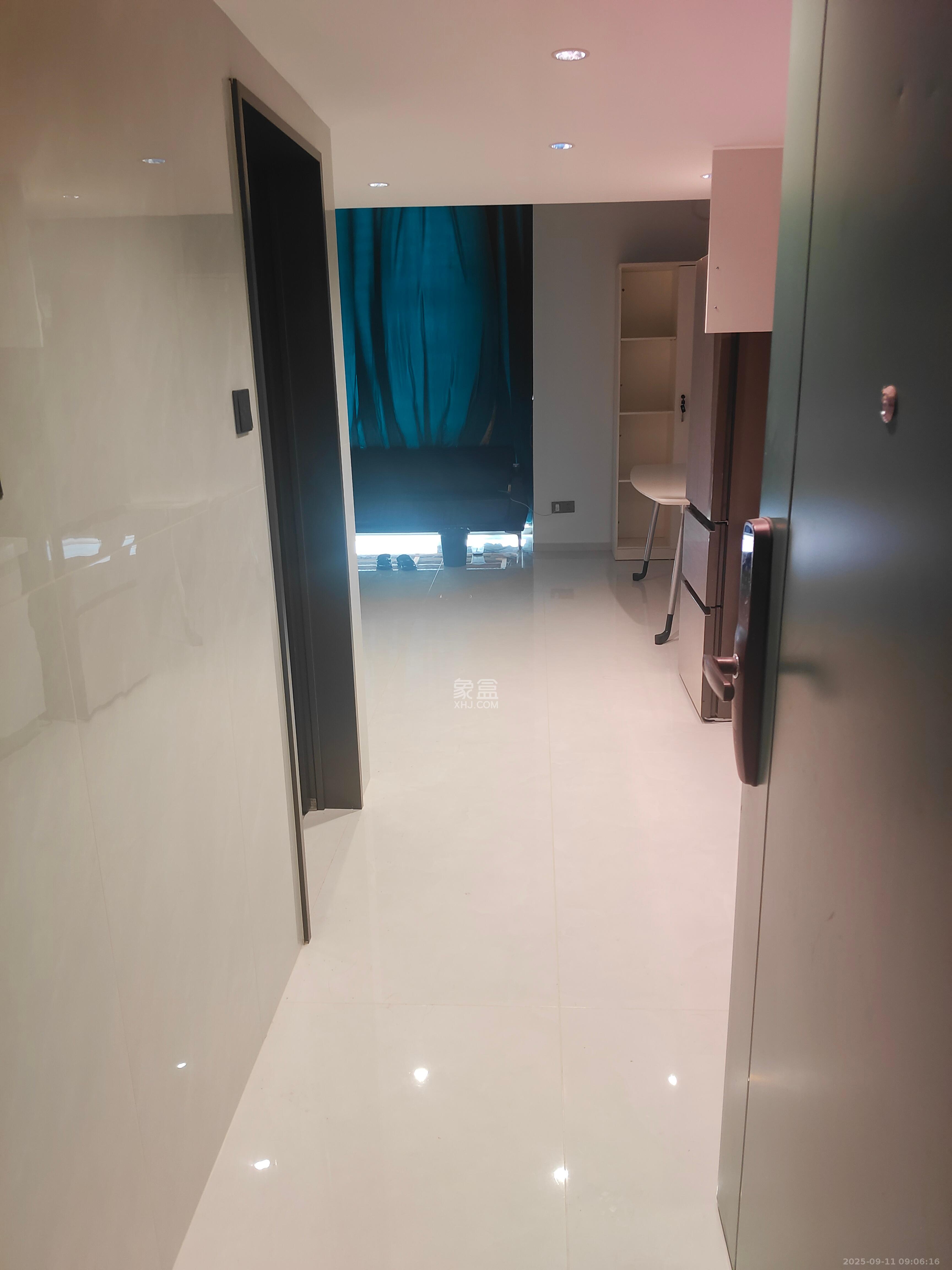 绿地V岛 1室0厅0卫 2200.0元/月 绿地V岛 1室0厅0卫 2200.0元/月室内图