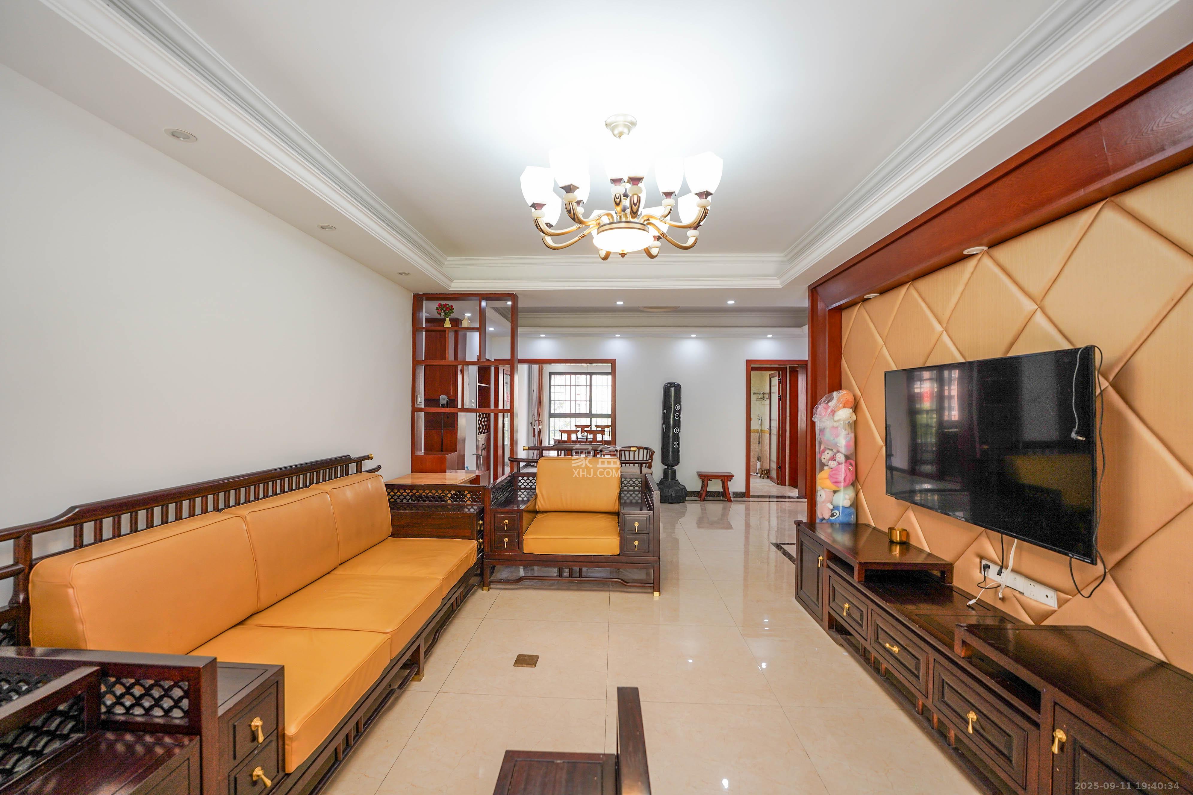 哈佛小镇（五矿哈佛小镇）  3室2厅2卫    85.8万客厅