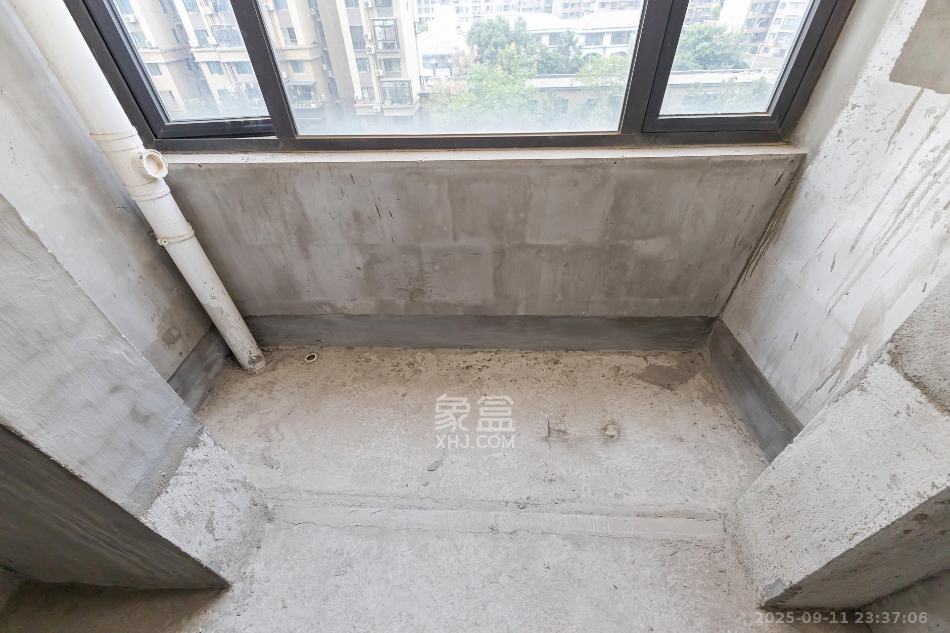 勤诚达境界城  4室2厅2卫   105.00万阳台