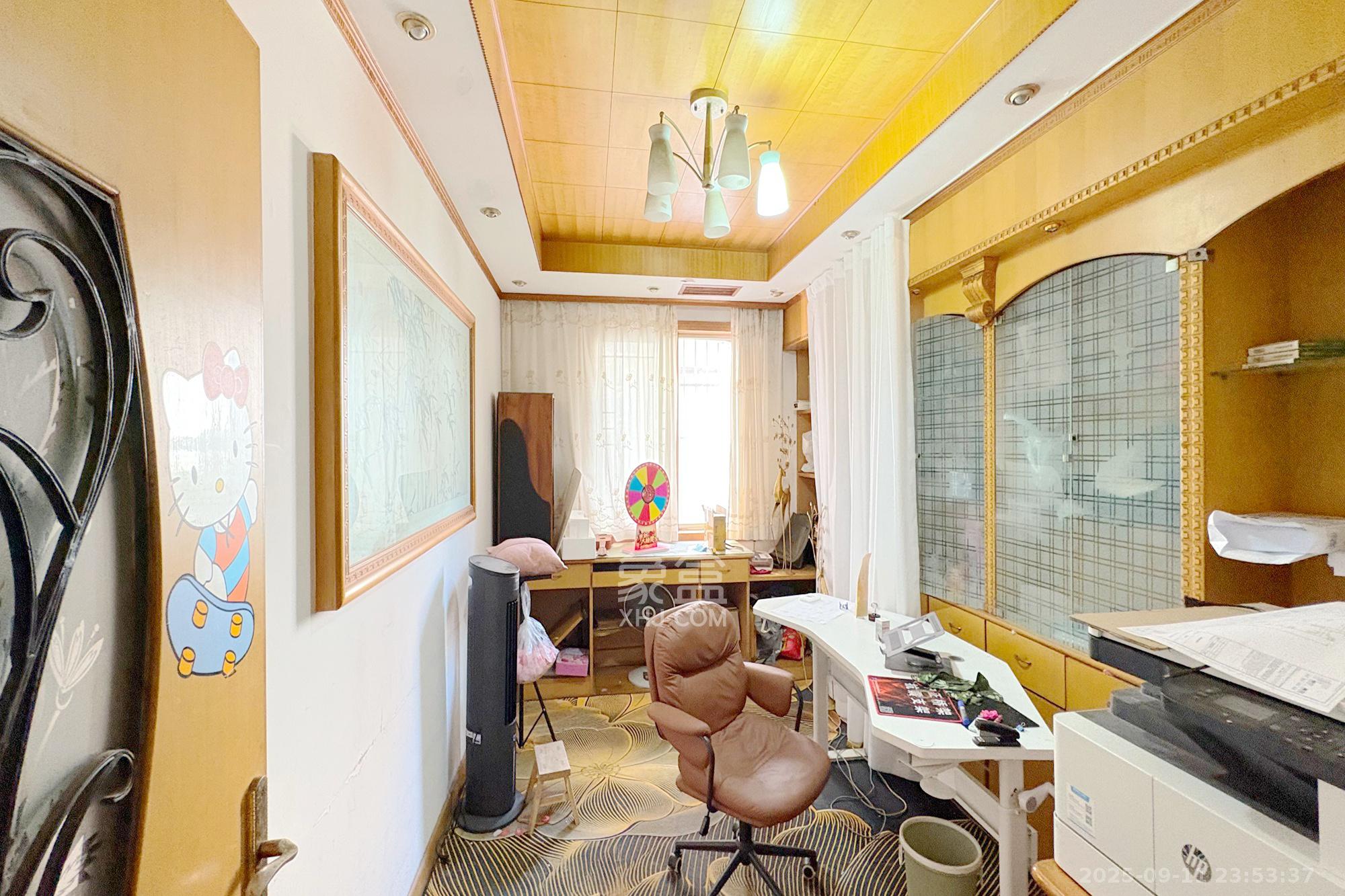 和光公寓  3室2厅2卫    82.8万卧室