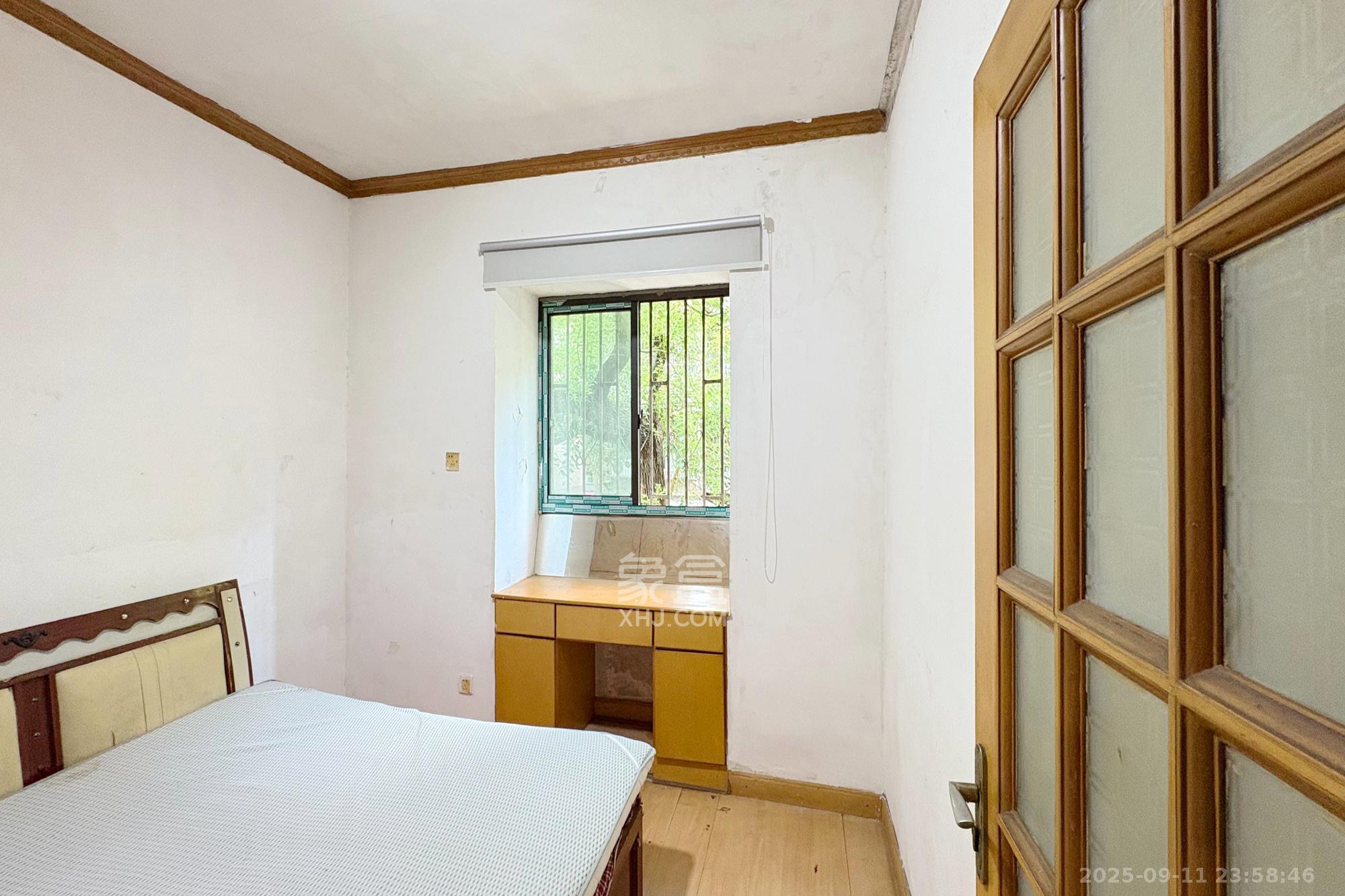 人民新村  1室1厅1卫    25.8万卧室