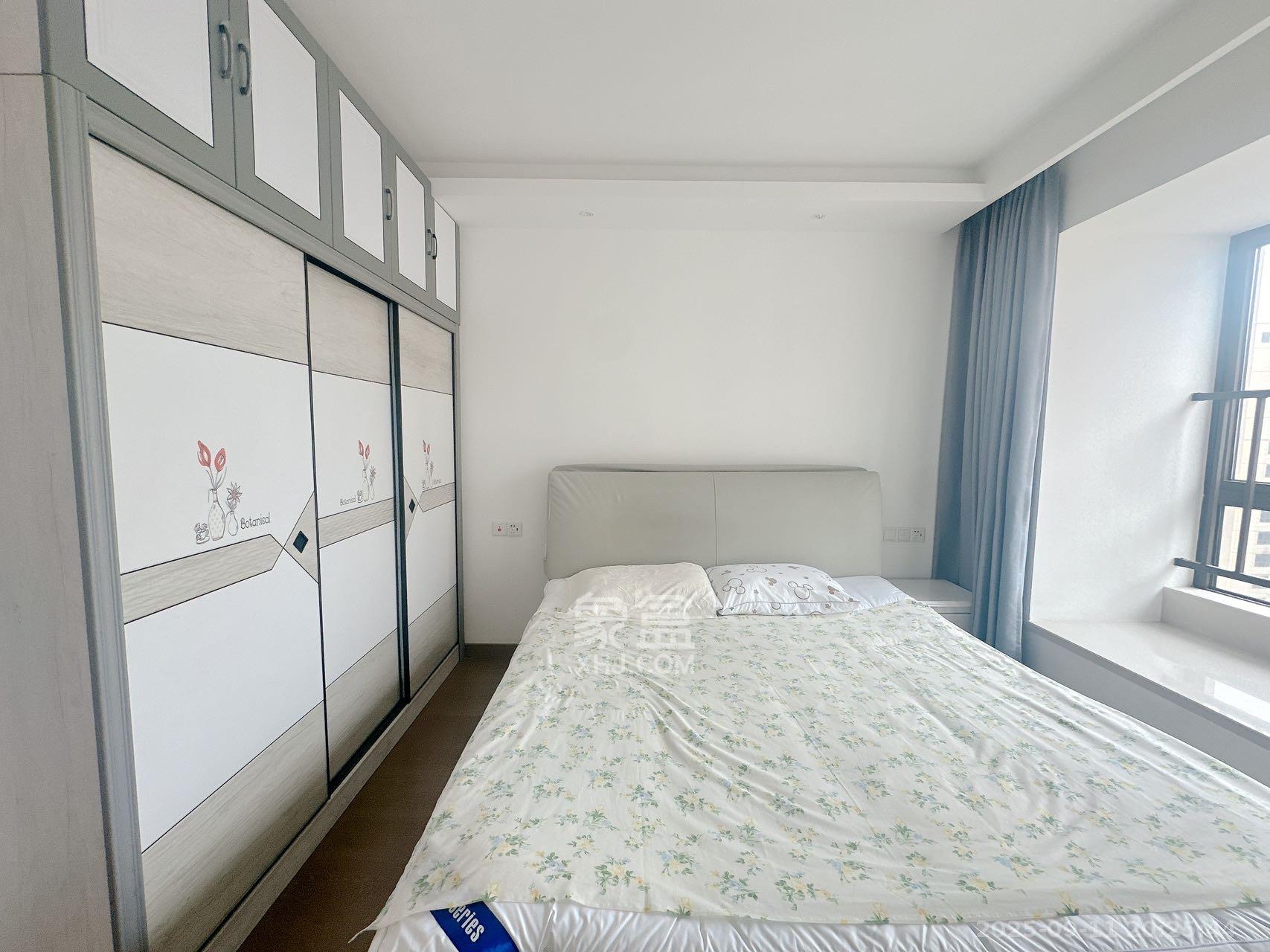 龙湖铂金中心(龙湖春江郦城) 3室2厅2卫 4500.0元/月 龙湖铂金中心(龙湖春江郦城) 3室2厅2卫 4500.0元/月室内图