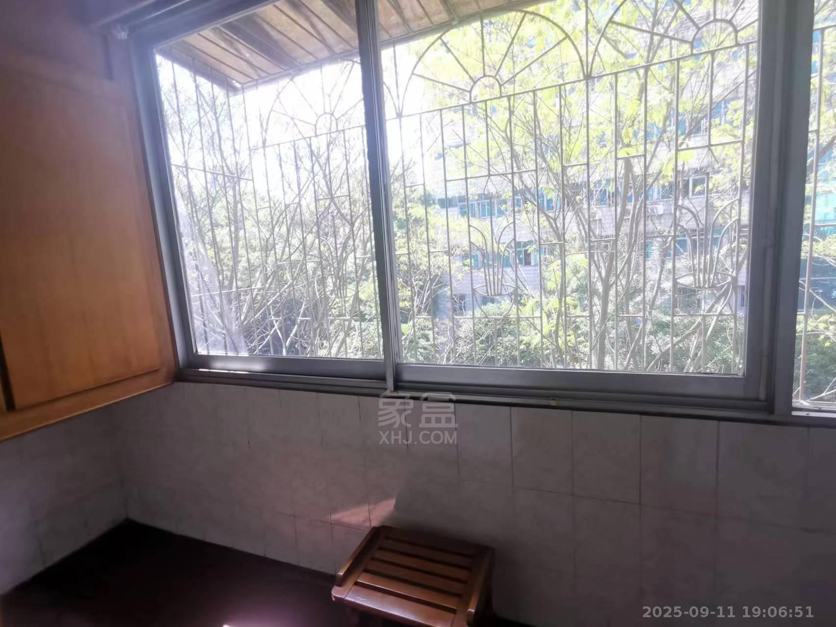 日报社 3室2厅2卫 1300.0元/月 日报社 3室2厅2卫 1300.0元/月室内图