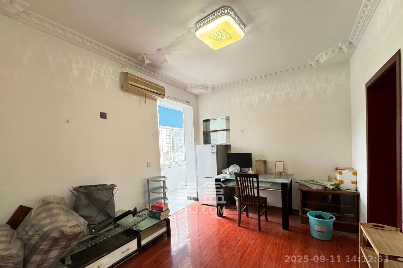 三印宿舍 3室2厅1卫 1350.0元/月 三印宿舍 3室2厅1卫 1350.0元/月室内图