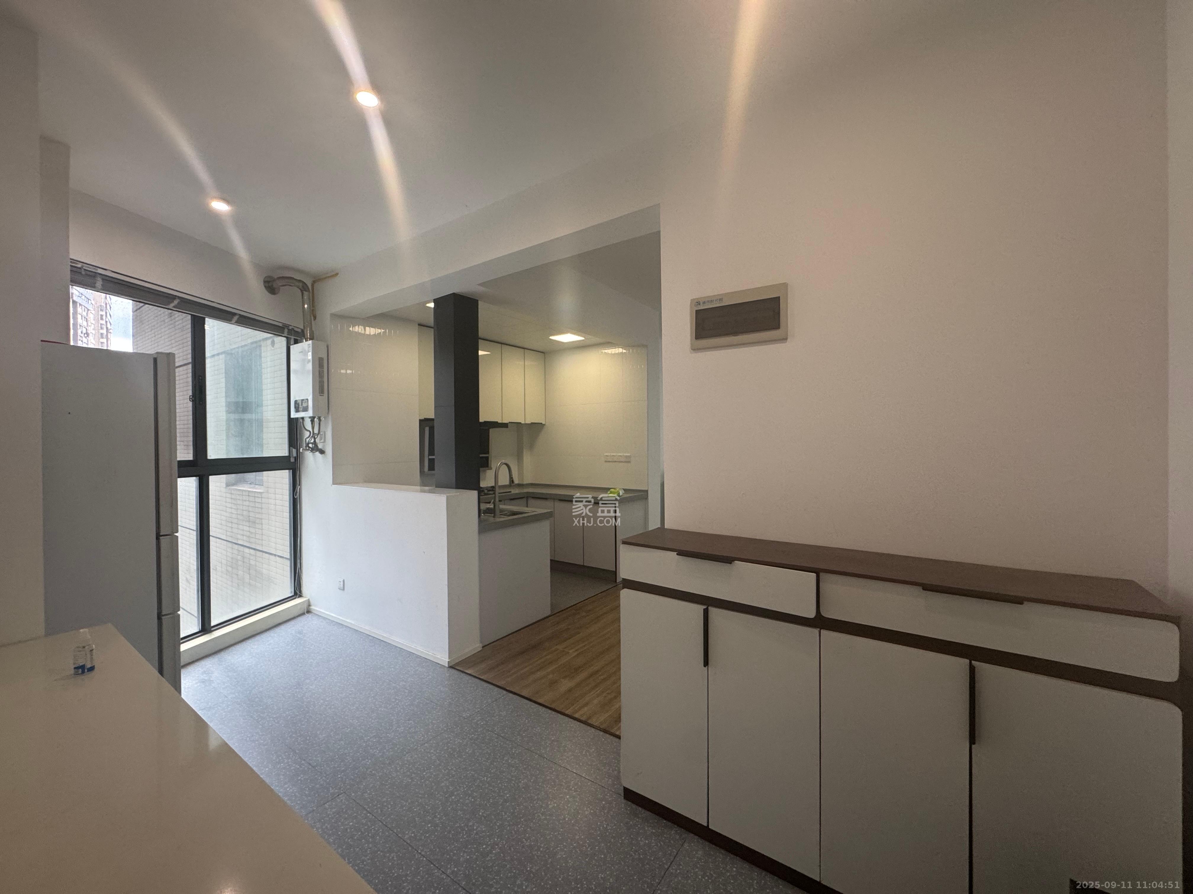 通用时代国际社区 3室2厅2卫 3300.0元/月 通用时代国际社区 3室2厅2卫 3300.0元/月室内图