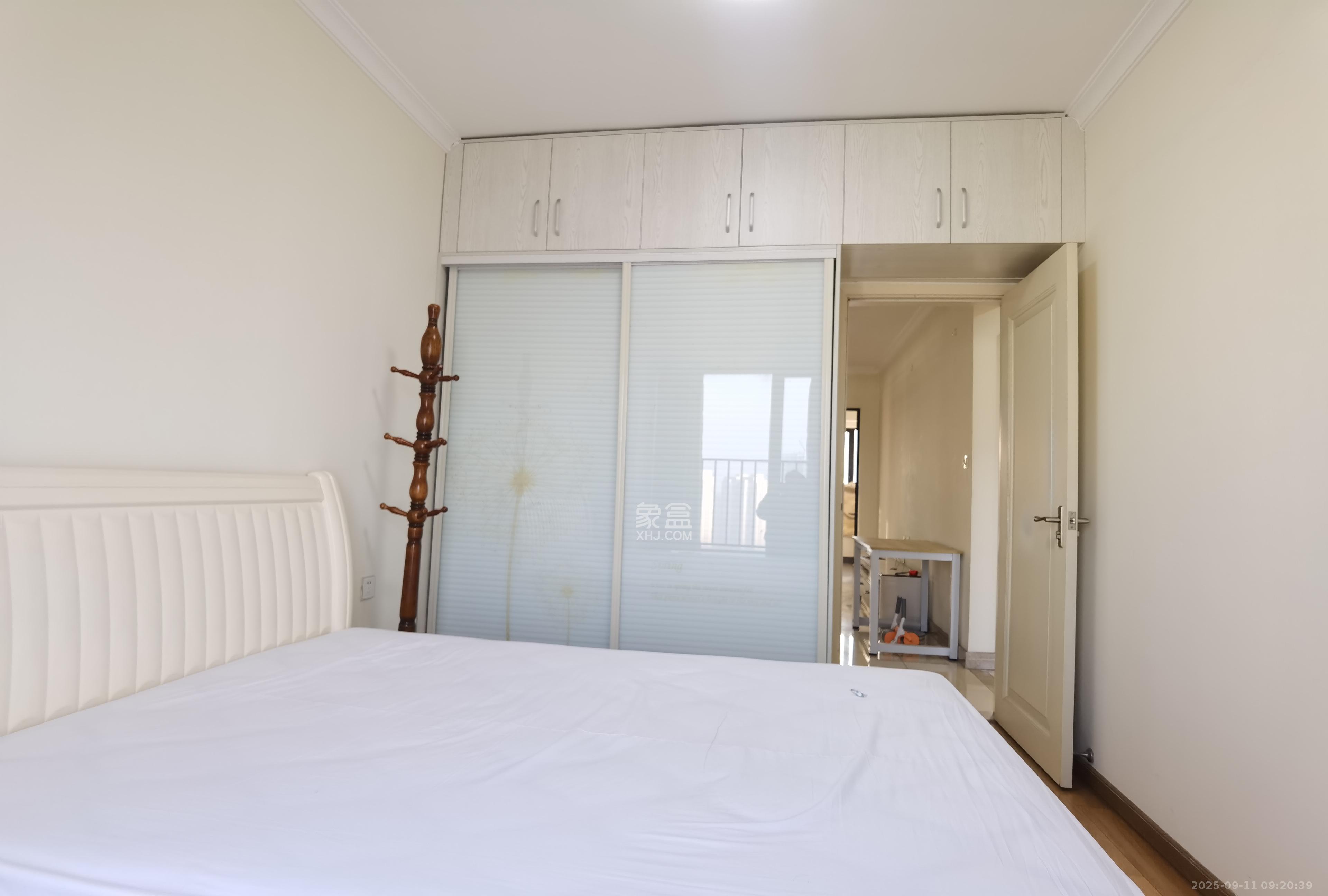 时代倾城一期 3室2厅2卫 2000.0元/月 时代倾城一期 3室2厅2卫 2000.0元/月室内图