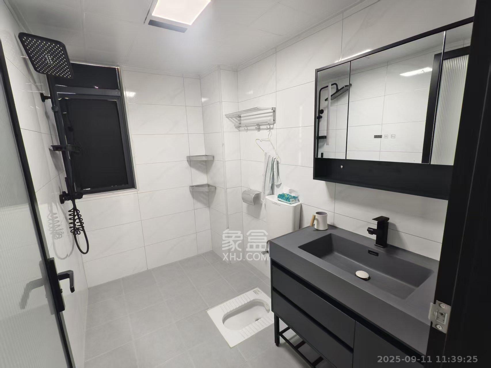 蓝山郡  1室2厅1卫    2900.0元/月 蓝山郡  1室2厅1卫    2900.0元/月