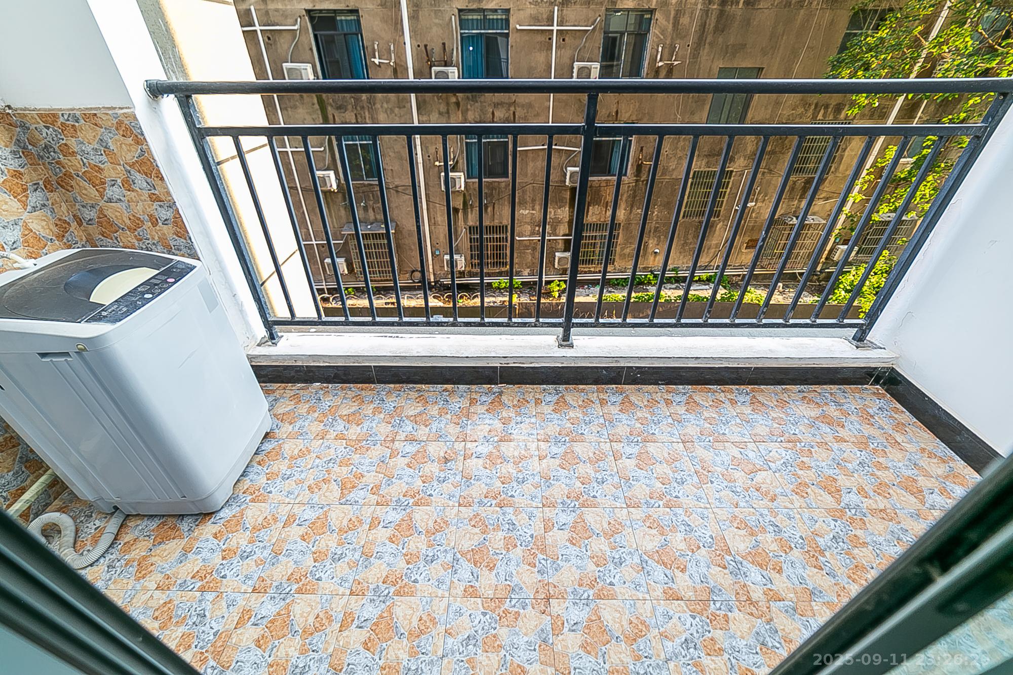 荣盛花语书苑  3室2厅2卫    77.8万其他