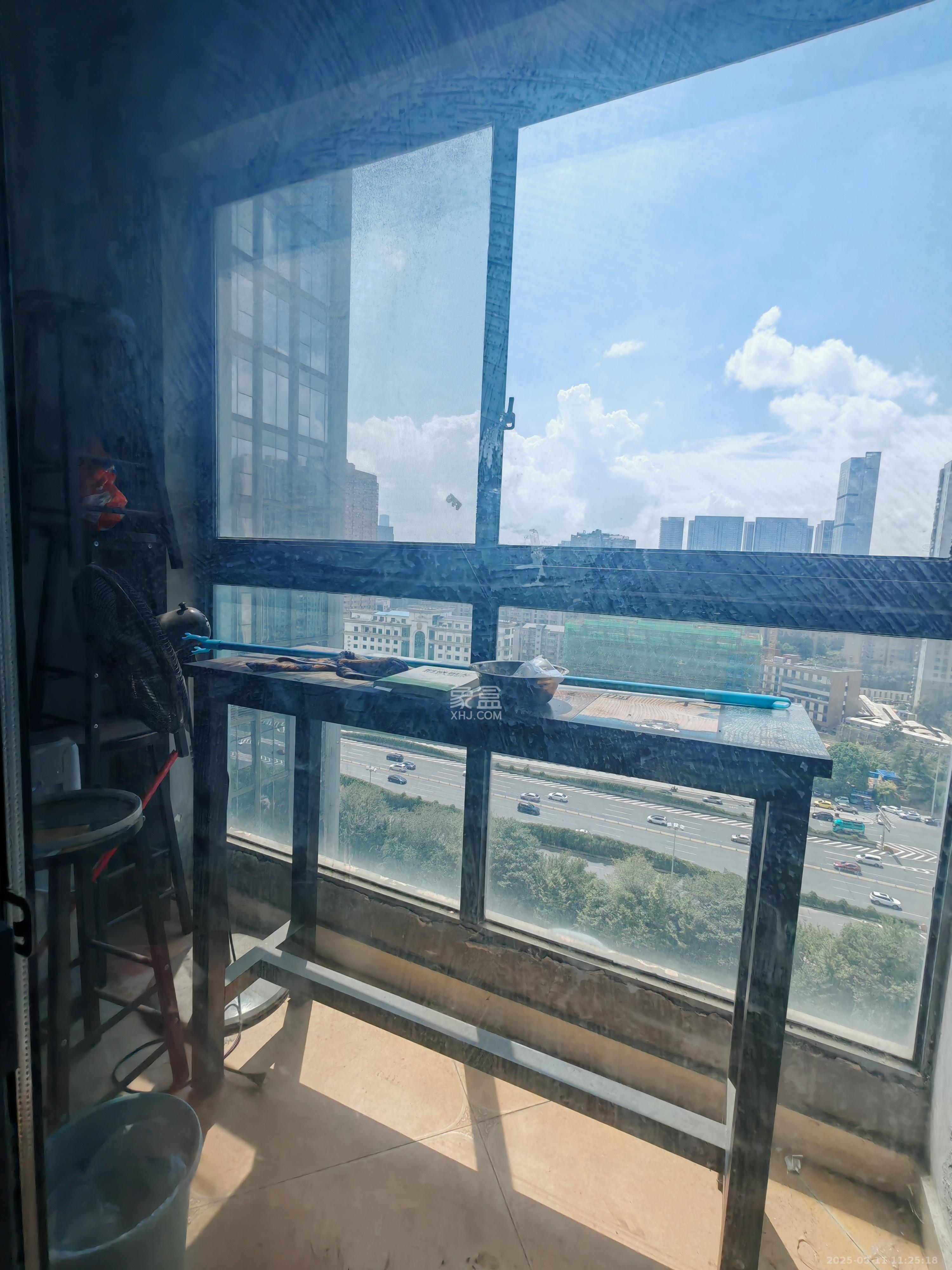 绿地中央广场 1室1厅1卫 1600.0元/月 绿地中央广场 1室1厅1卫 1600.0元/月室内图