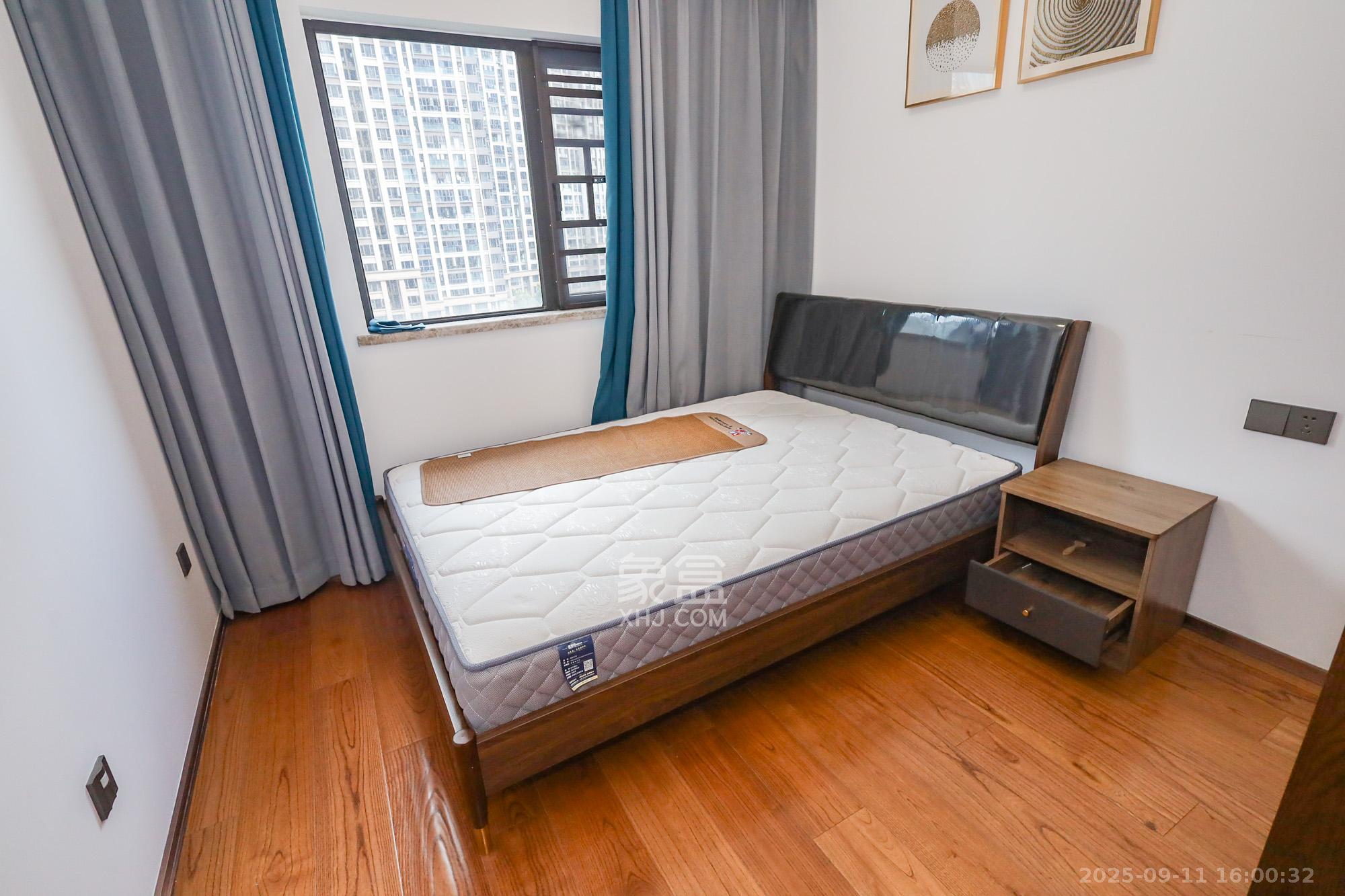 万科里金域滨江  4室2厅2卫    268.0万卧室