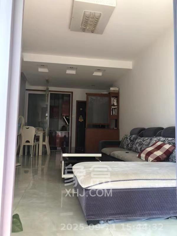 金领家族  2室1厅1卫    1900.0元/月 金领家族  2室1厅1卫    1900.0元/月