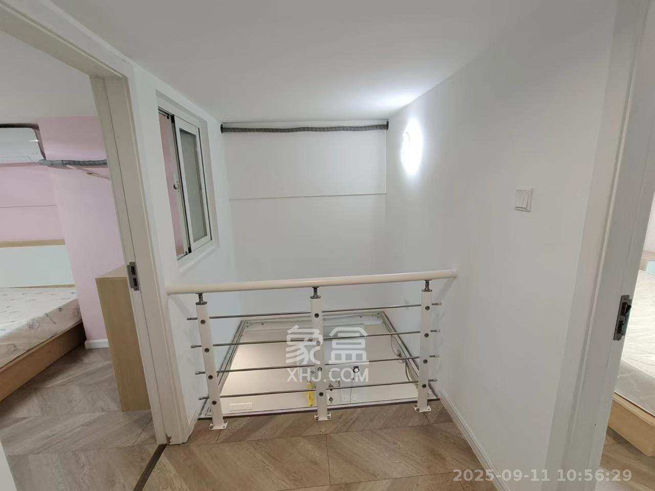 龙湖新壹城 2室2厅1卫 2500.0元/月 龙湖新壹城 2室2厅1卫 2500.0元/月室内图