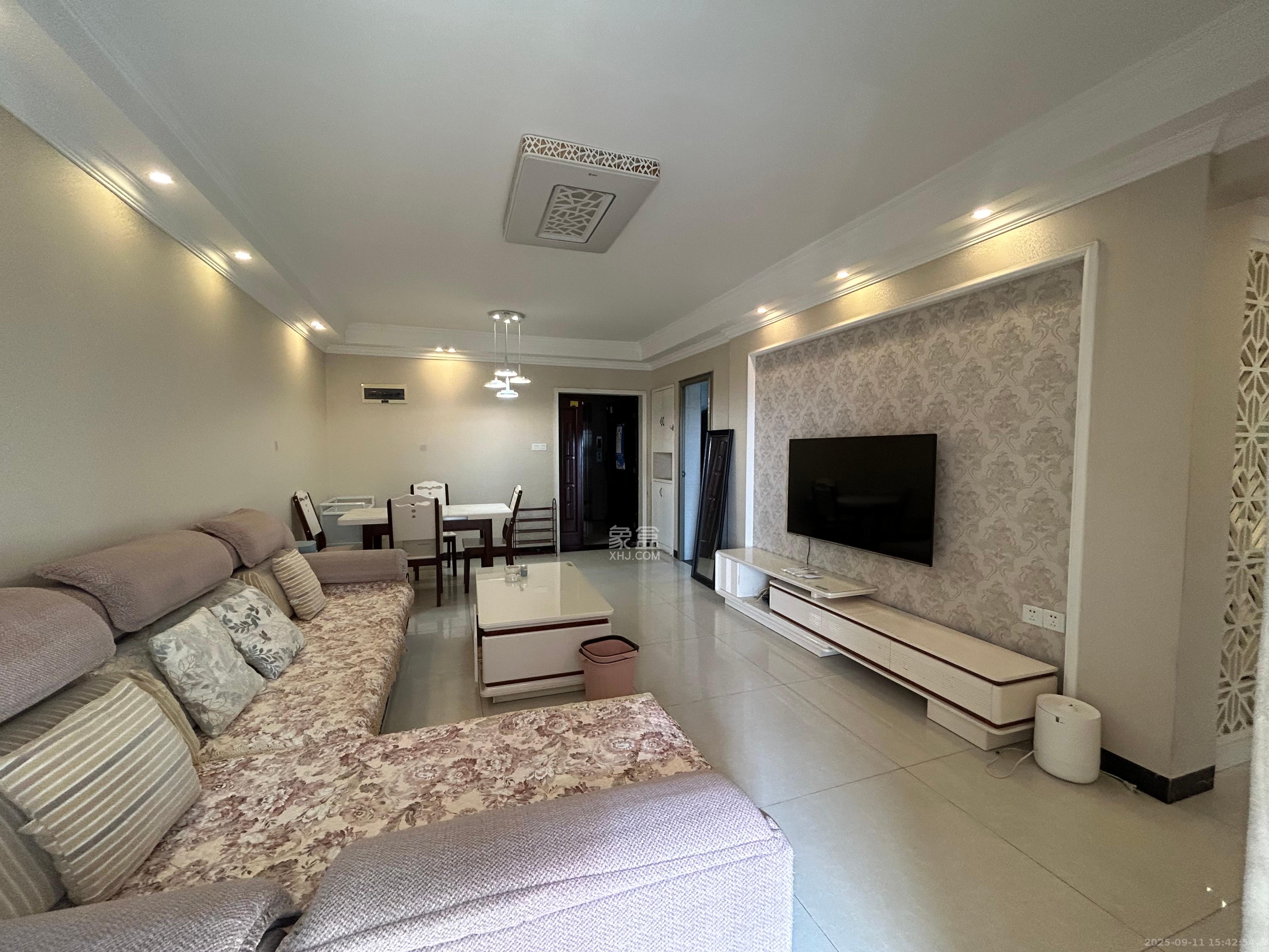 绿地中央广场 3室2厅1卫 3200.0元/月 绿地中央广场 3室2厅1卫 3200.0元/月室内图