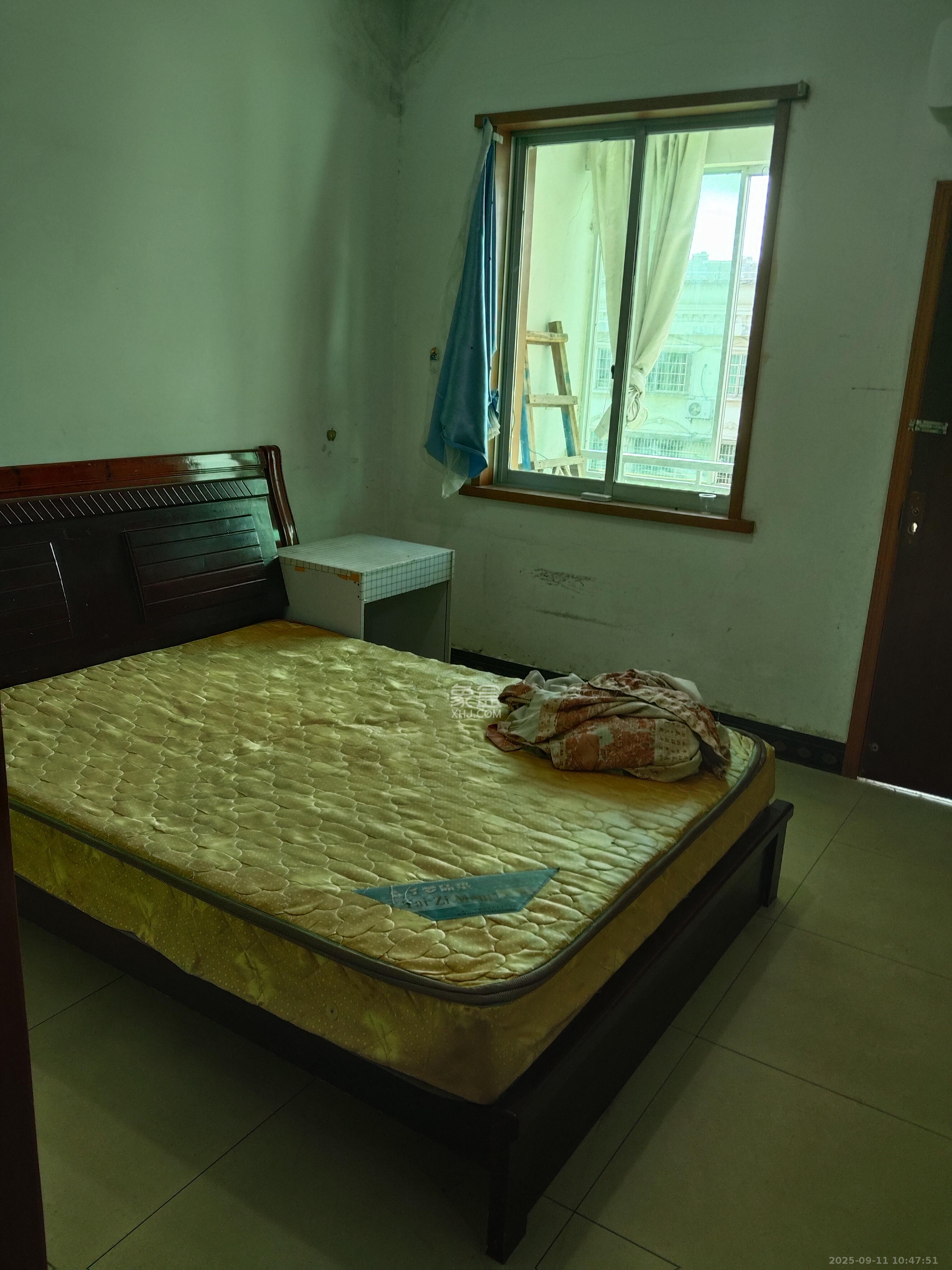 中南汽车世界 2室2厅1卫 1100.0元/月 中南汽车世界 2室2厅1卫 1100.0元/月室内图