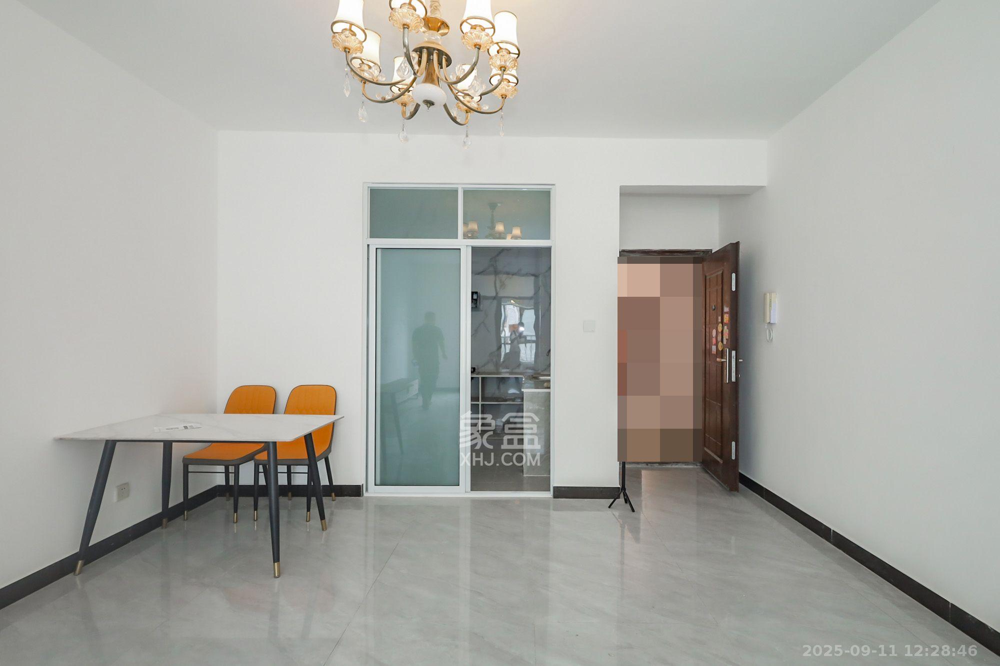 丽都桃源（金峰北院二期）  3室2厅2卫    2200.0元/月室内图