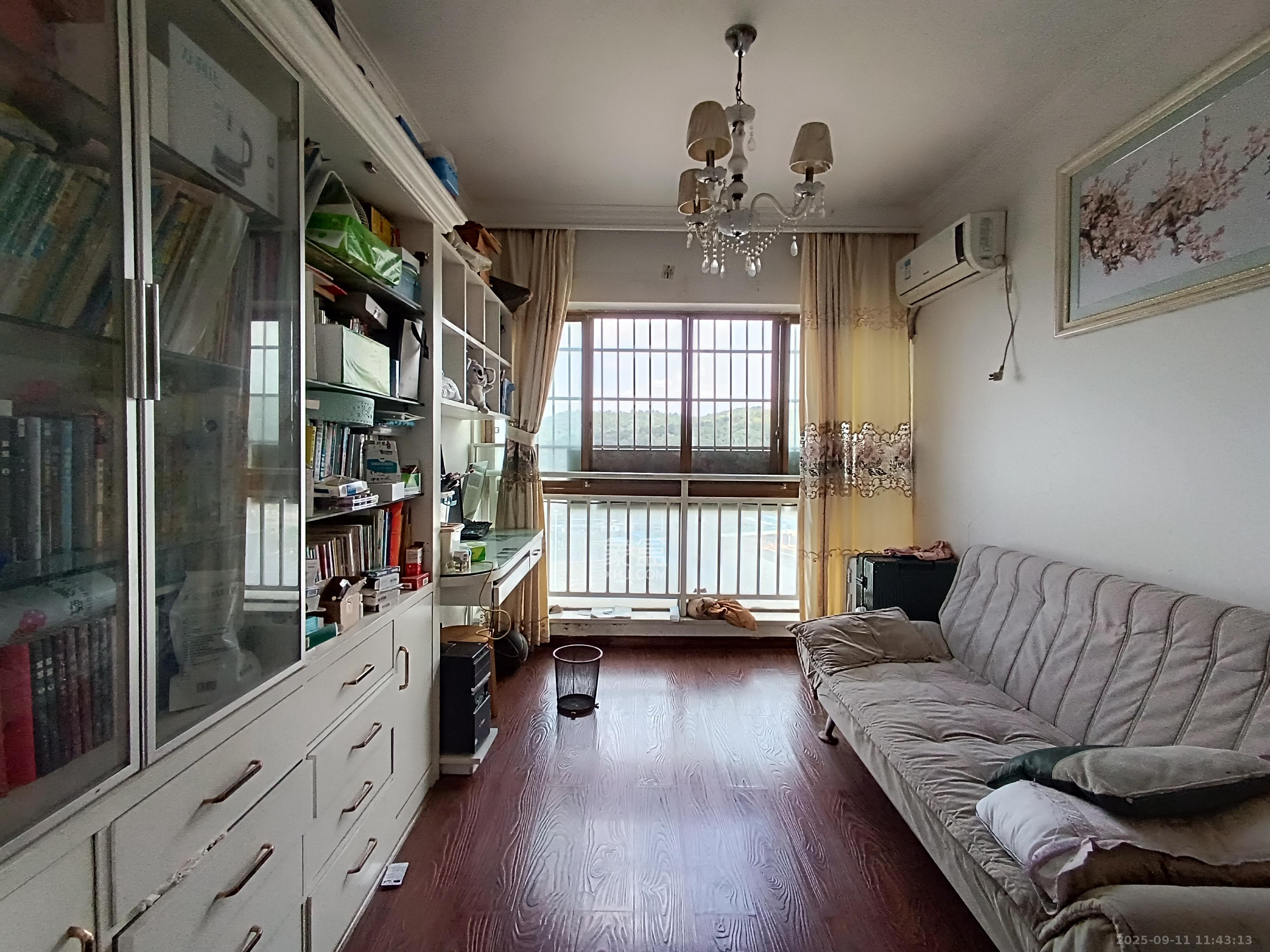 锑都家园 3室2厅1卫 2500.0元/月 锑都家园 3室2厅1卫 2500.0元/月室内图