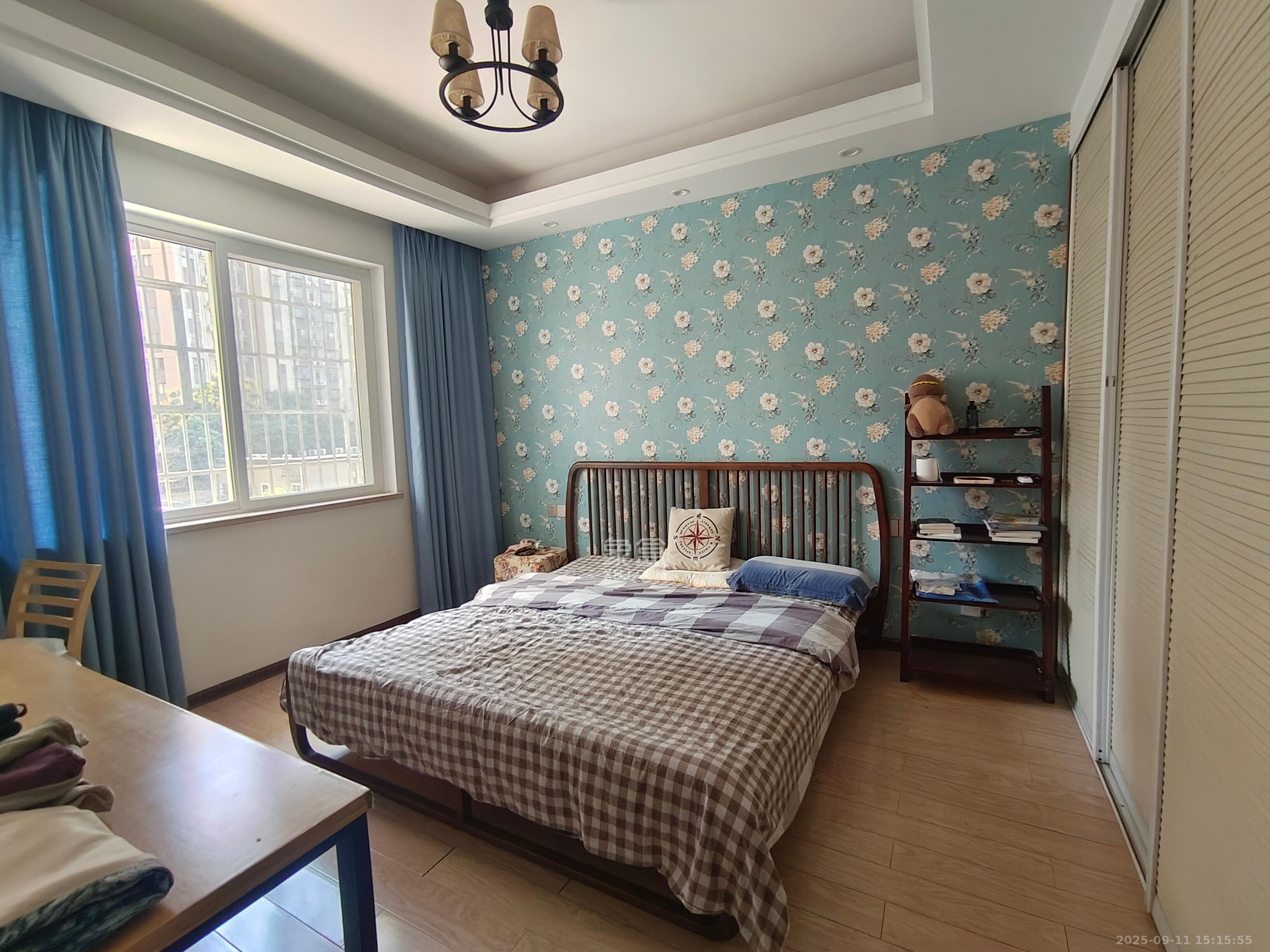 申奥美域  3室2厅2卫    2400.0元/月室内图