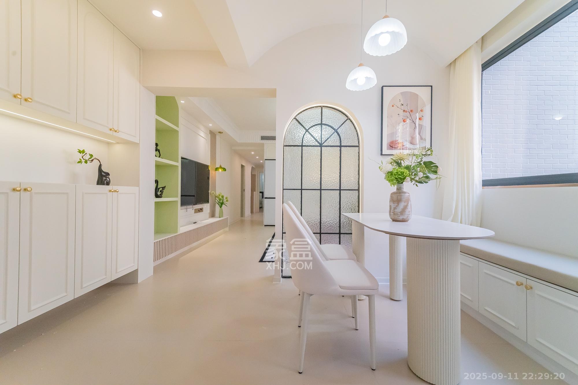 锦璨家园 3室2厅2卫 69.8万 锦璨家园 3室2厅2卫 69.8万客厅