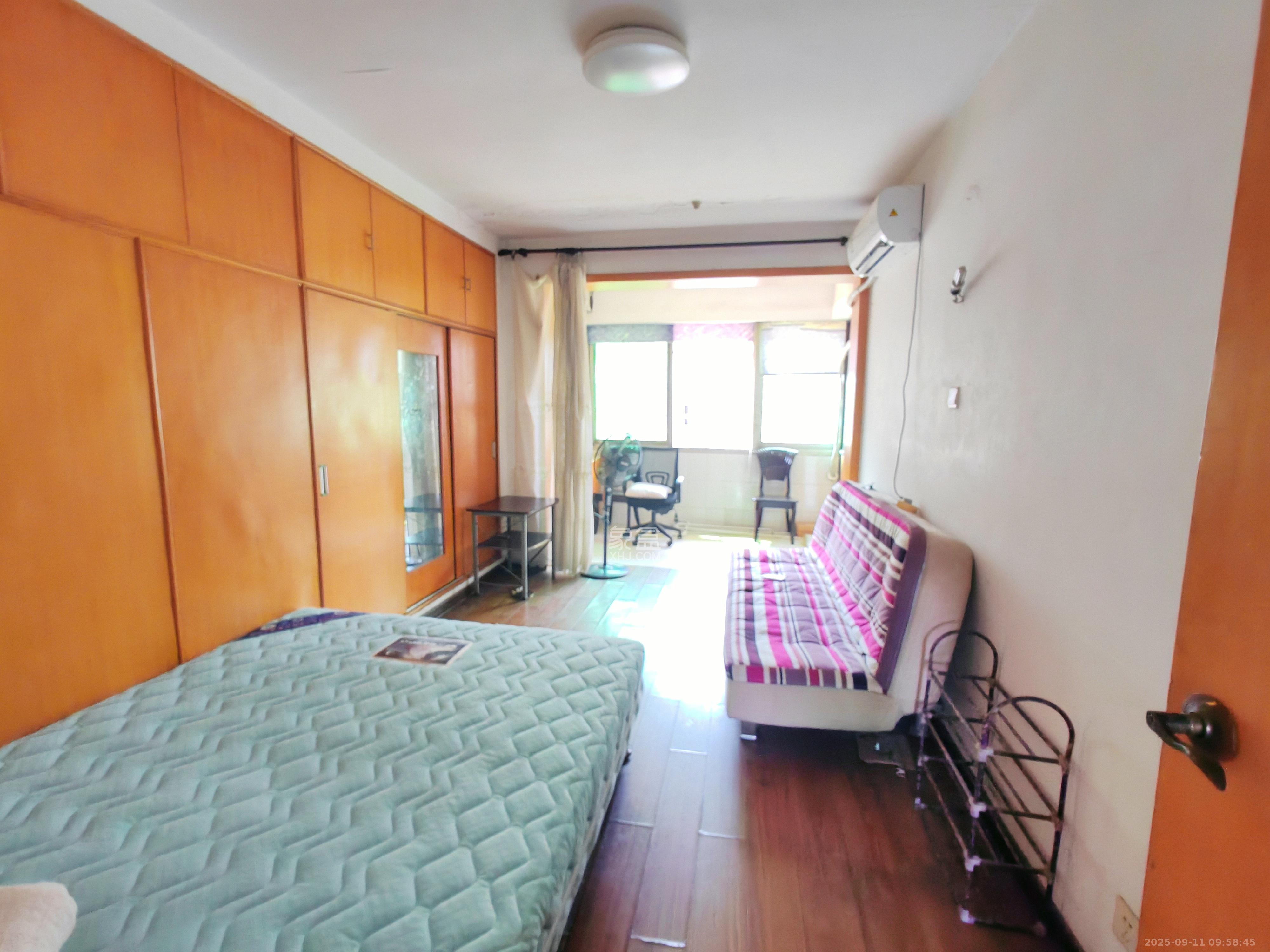 紫荆花园  3室2厅2卫    1800.0元/月室内图