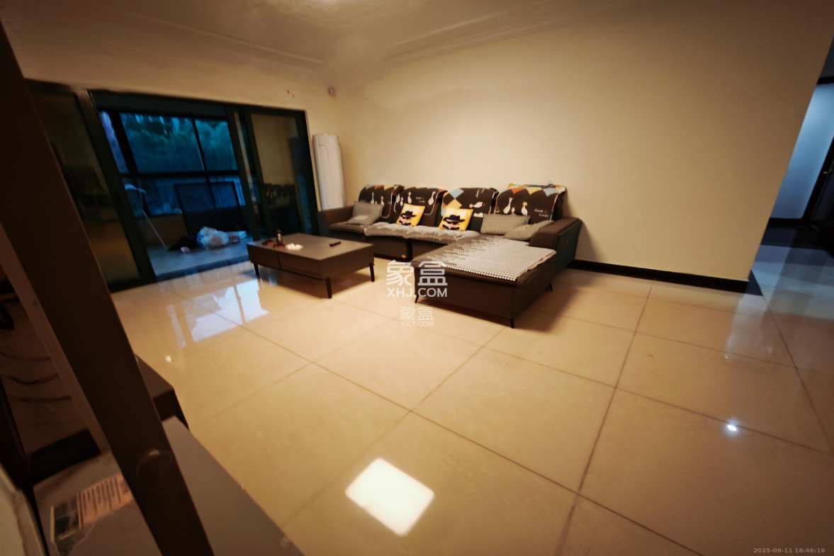 恒大华府  4室2厅1卫    3600.0元/月 恒大华府  4室2厅1卫    3600.0元/月室内图